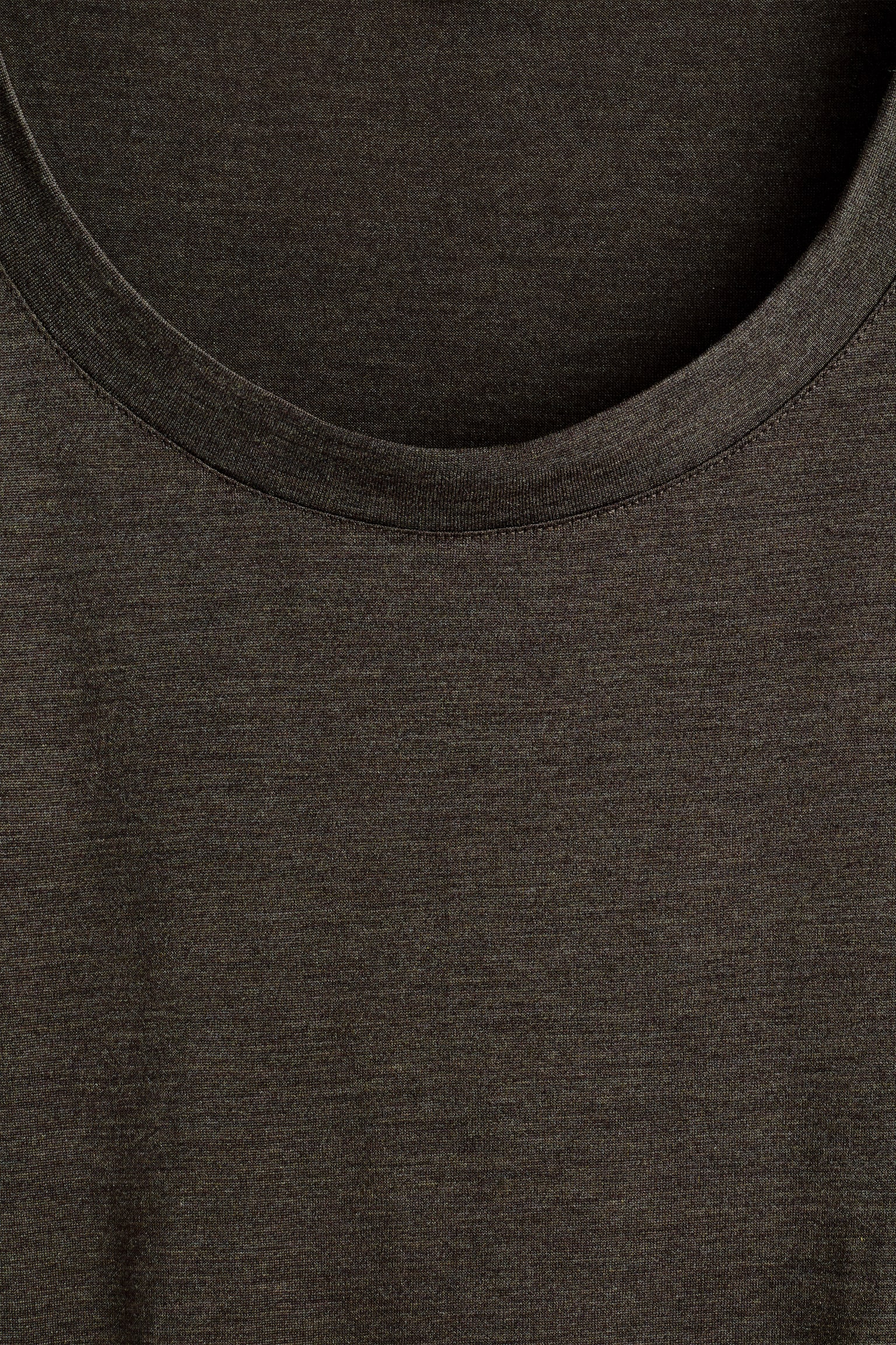 SCHMALES T-SHIRT AUS SEIDE - BRAUN MELIERT - 2