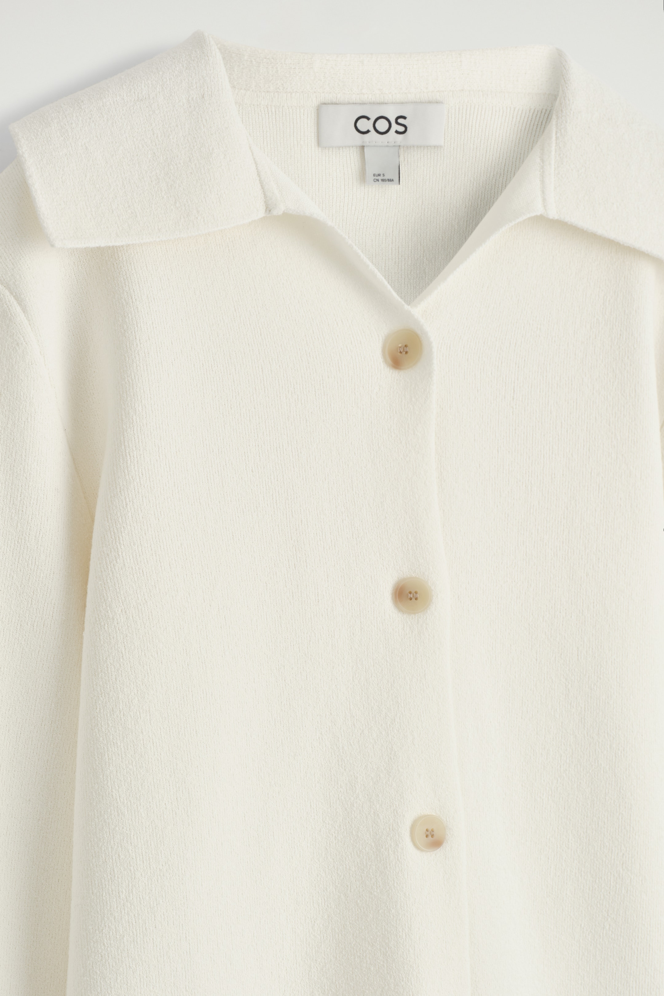 Grösseres Bild ansehen: GESTRICKTE JACKE MIT KRAGEN - ELFENBEIN - DAMEN | H&M CH 7