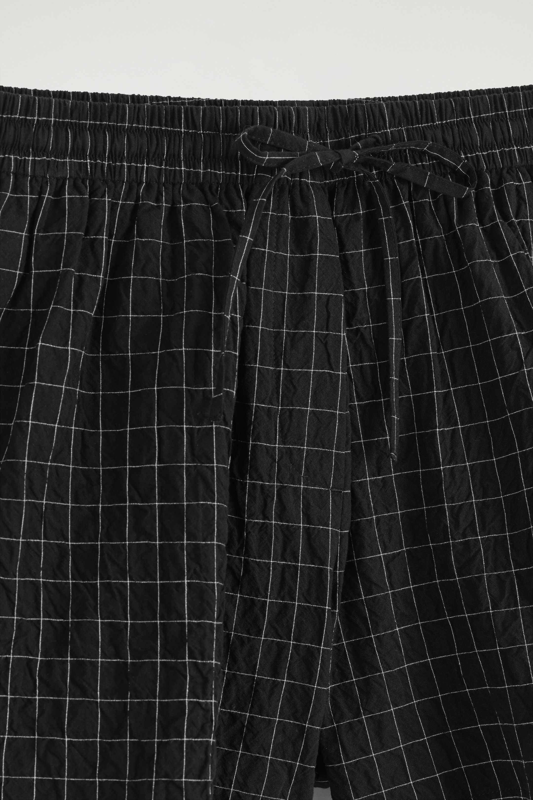 Visa större bild: RUTIGA BOMULLSSHORTS - SVART/RUTIG - DAM | H&M SE 6