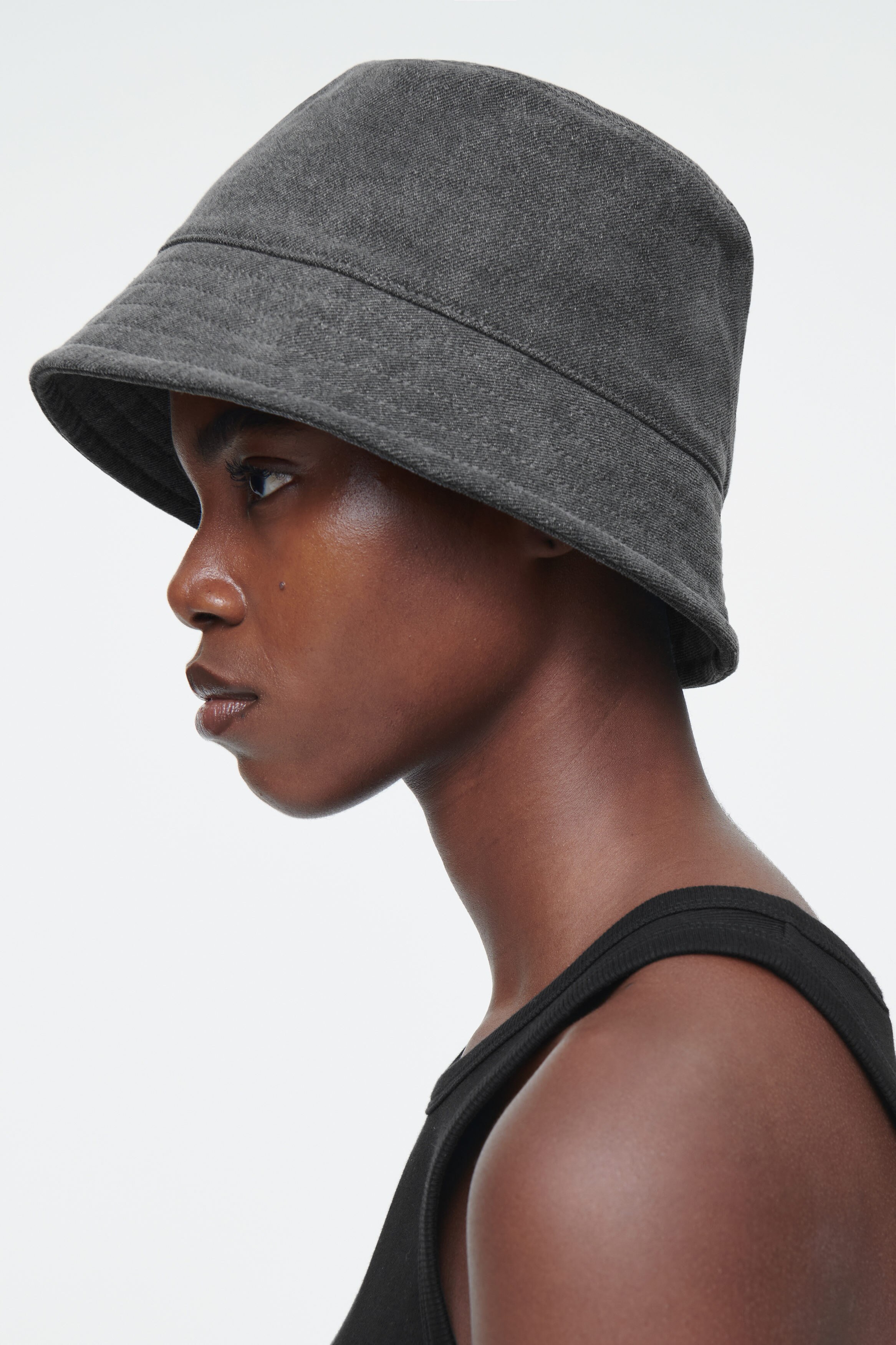 DENIM BUCKET HAT - GREY | COS