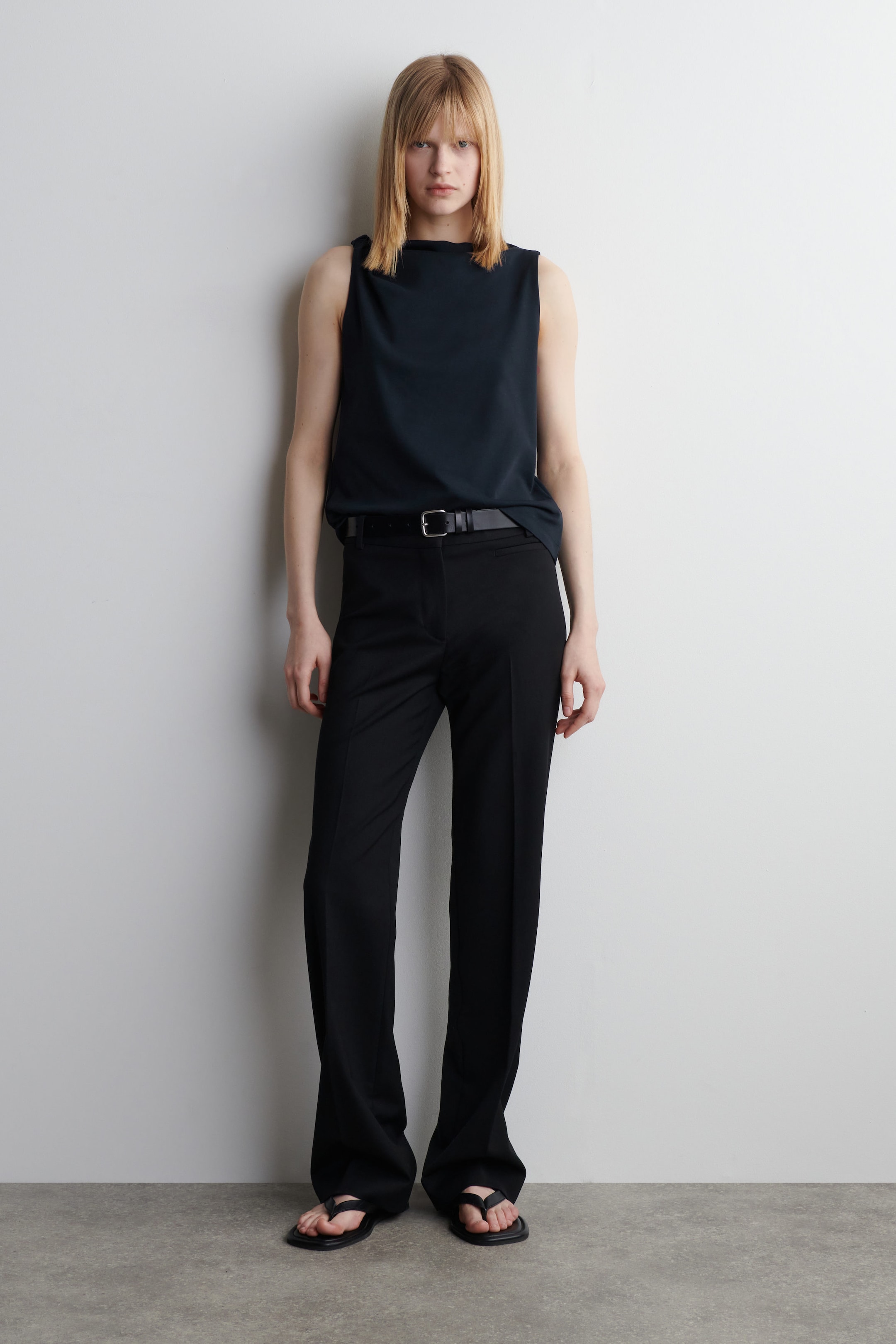 TWIST-DETAIL COTTON TOP