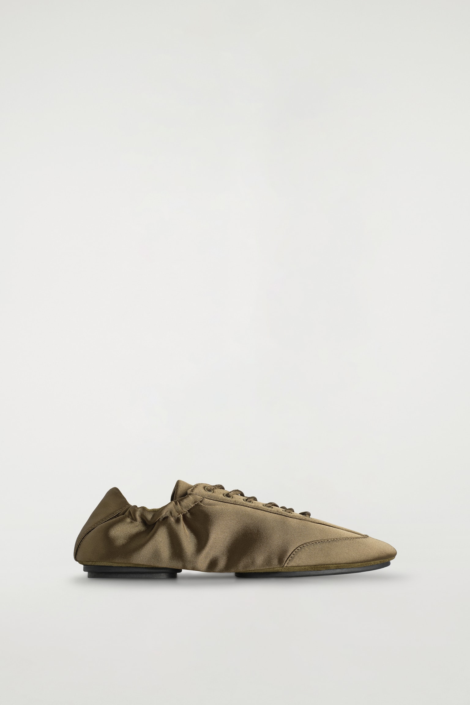 BALLERINA-SNEAKERS AUS SATIN UND VELOURSLEDER - KHAKI/PUDERROSA - 1
