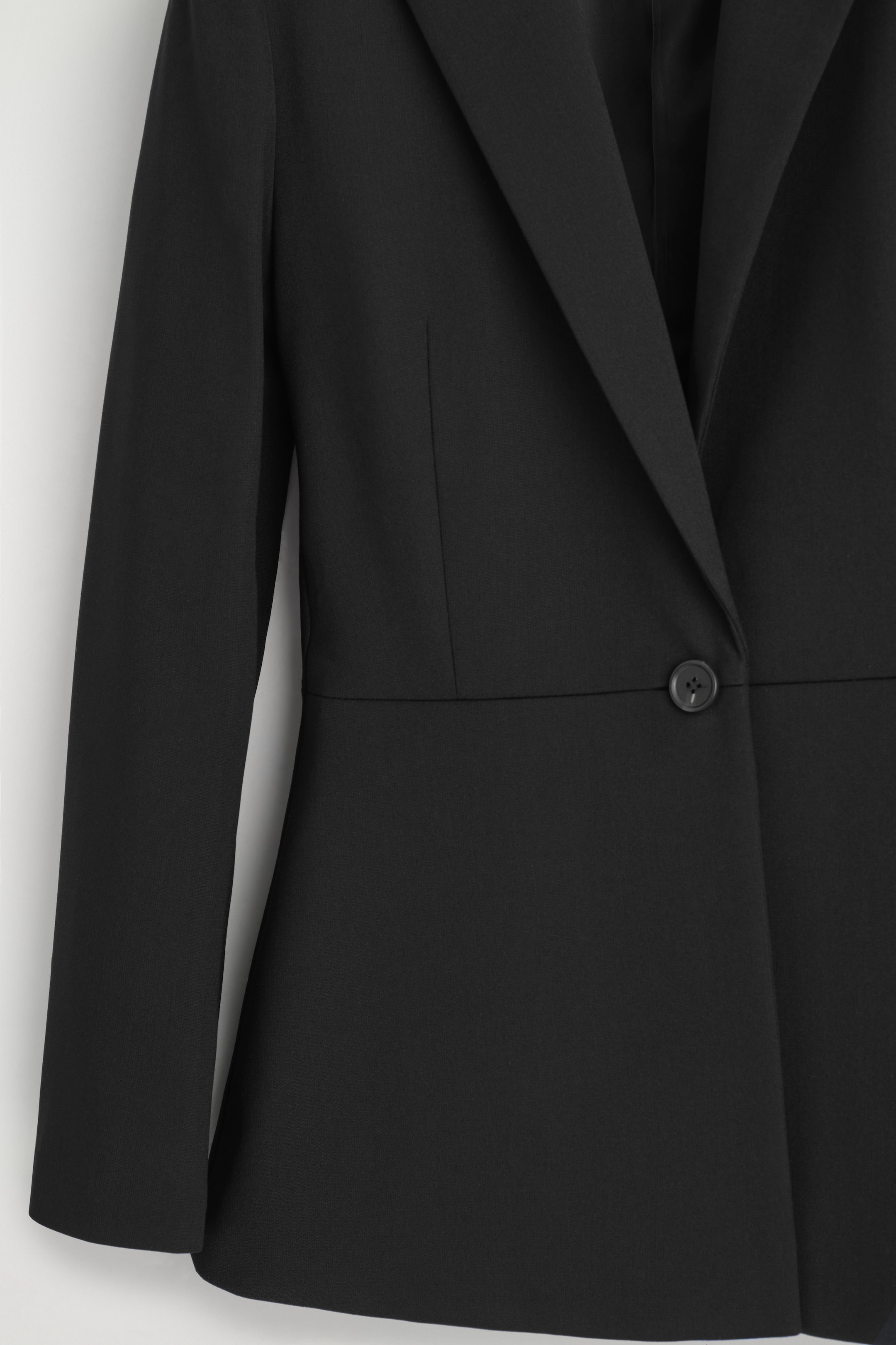 TAILORED PEPLUM BLAZER