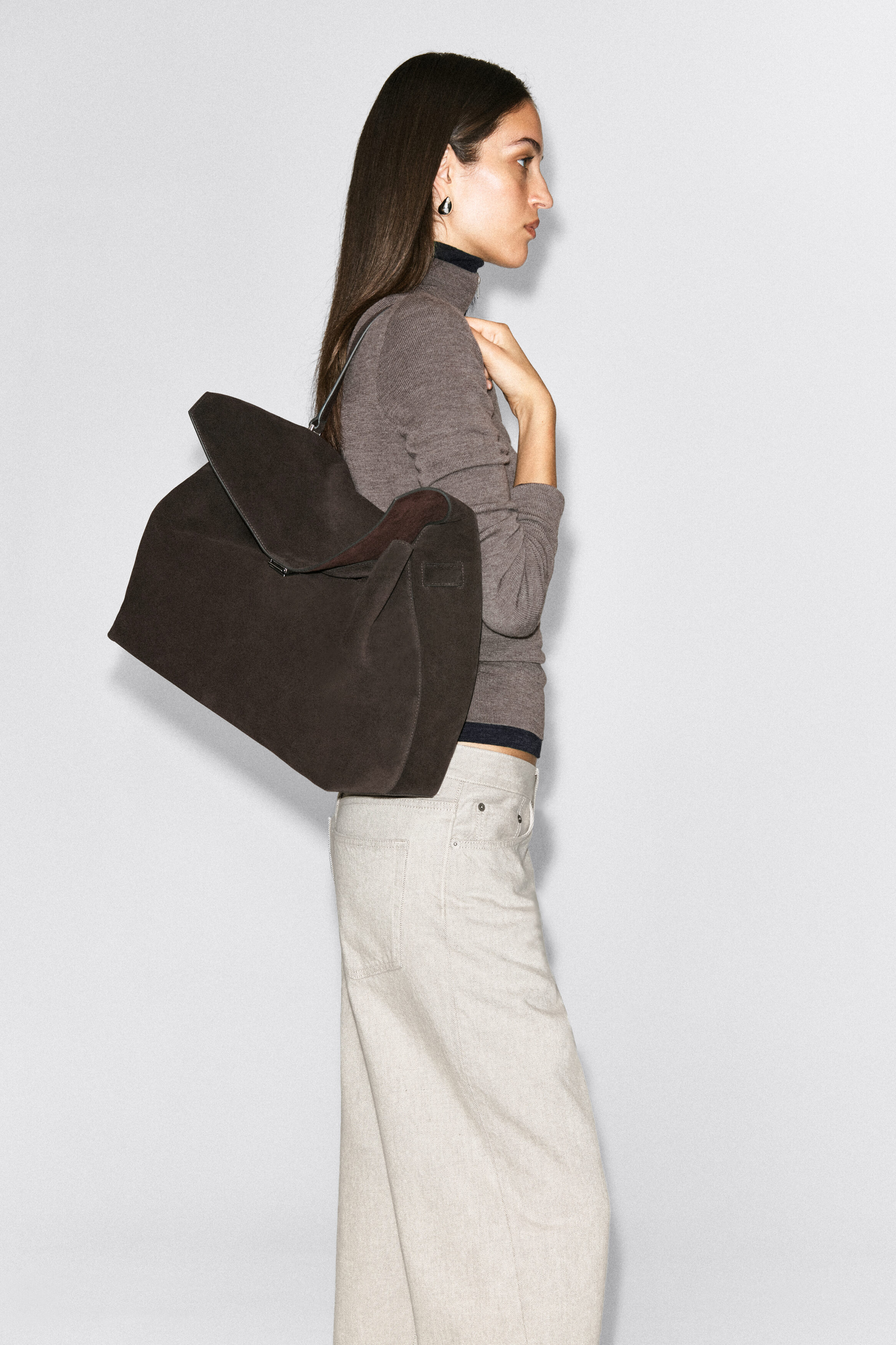 TRULLO OVERSIZED FLAP BAG - SPLIT SUEDE
