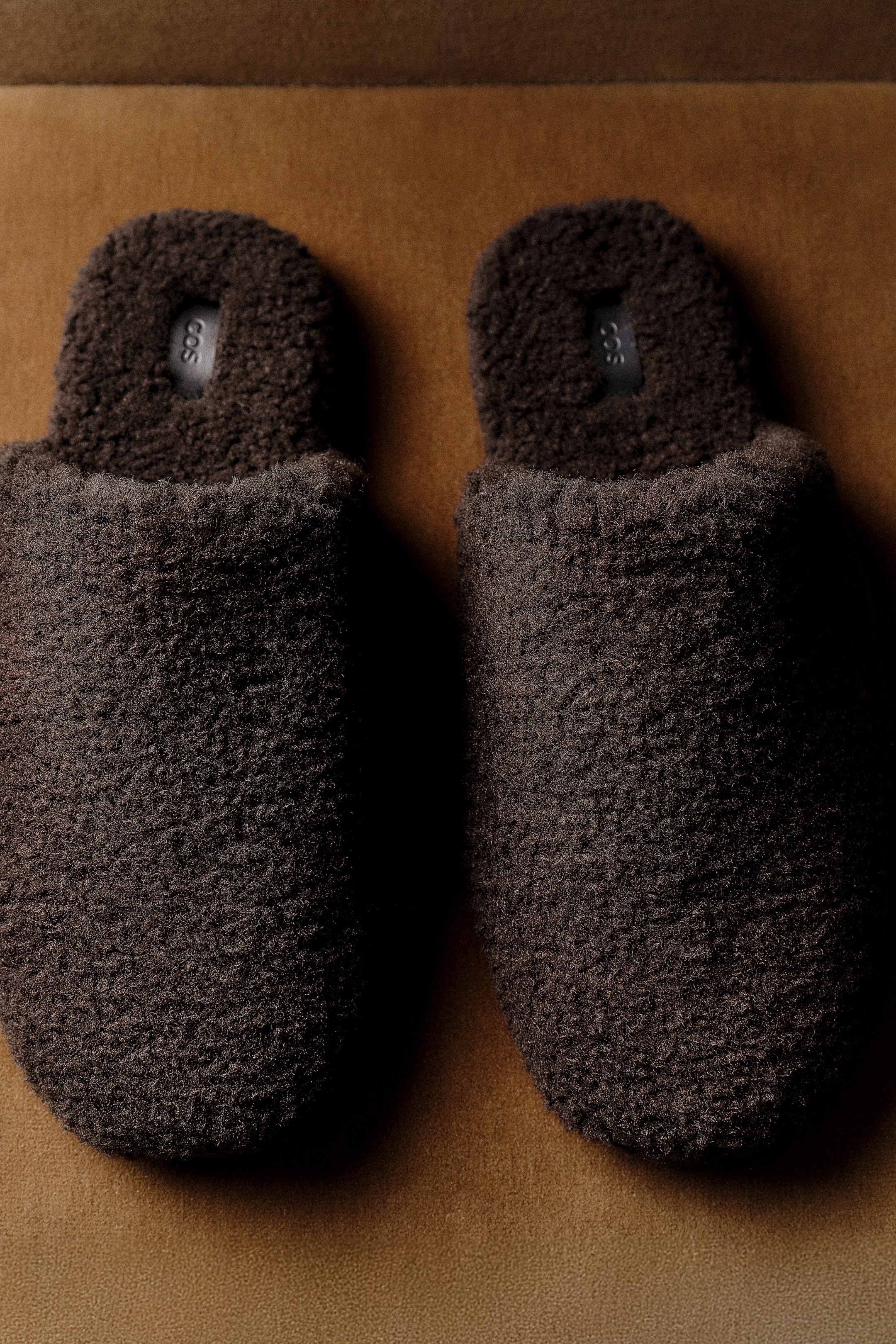 MULES EN TISSU PELUCHE