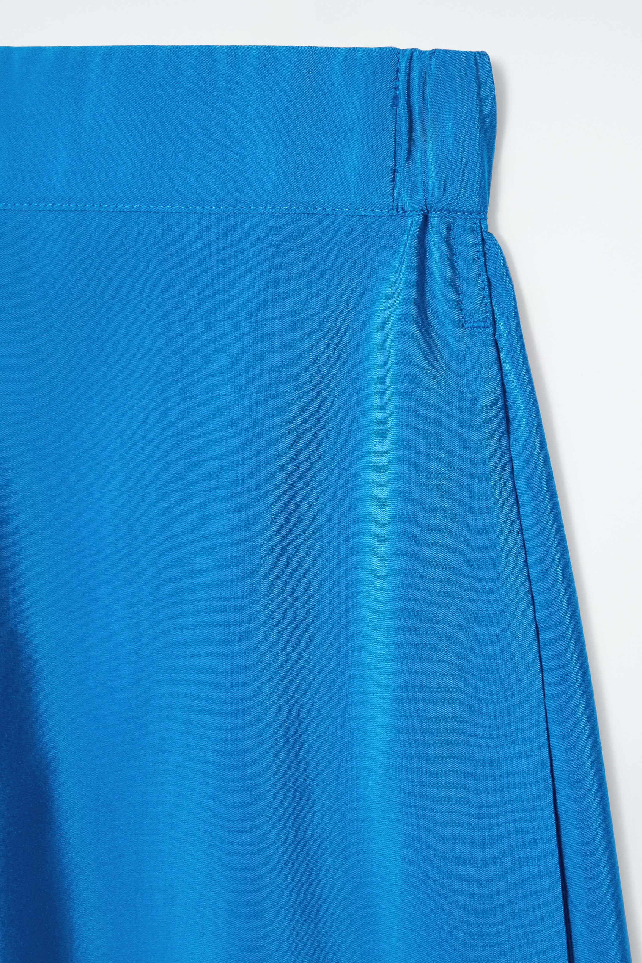 Grösseres Bild ansehen: HOSE MIT WEITEM BEIN UND ELASTISCHEM BUND - BLAU - DAMEN | H&M CH 2