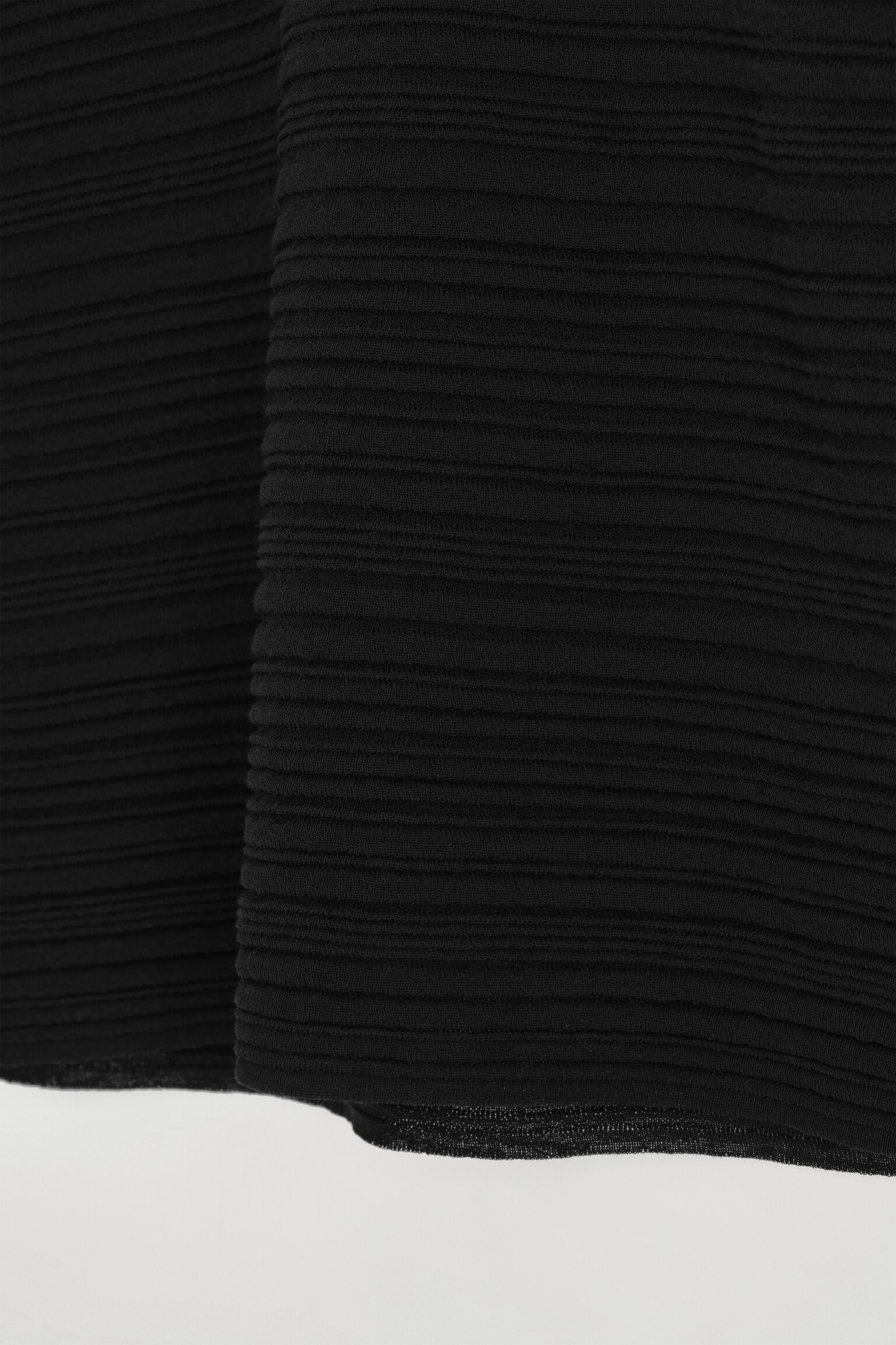 CAMISETA DE PUNTO PLISADA - NEGRO/VERDE - 4