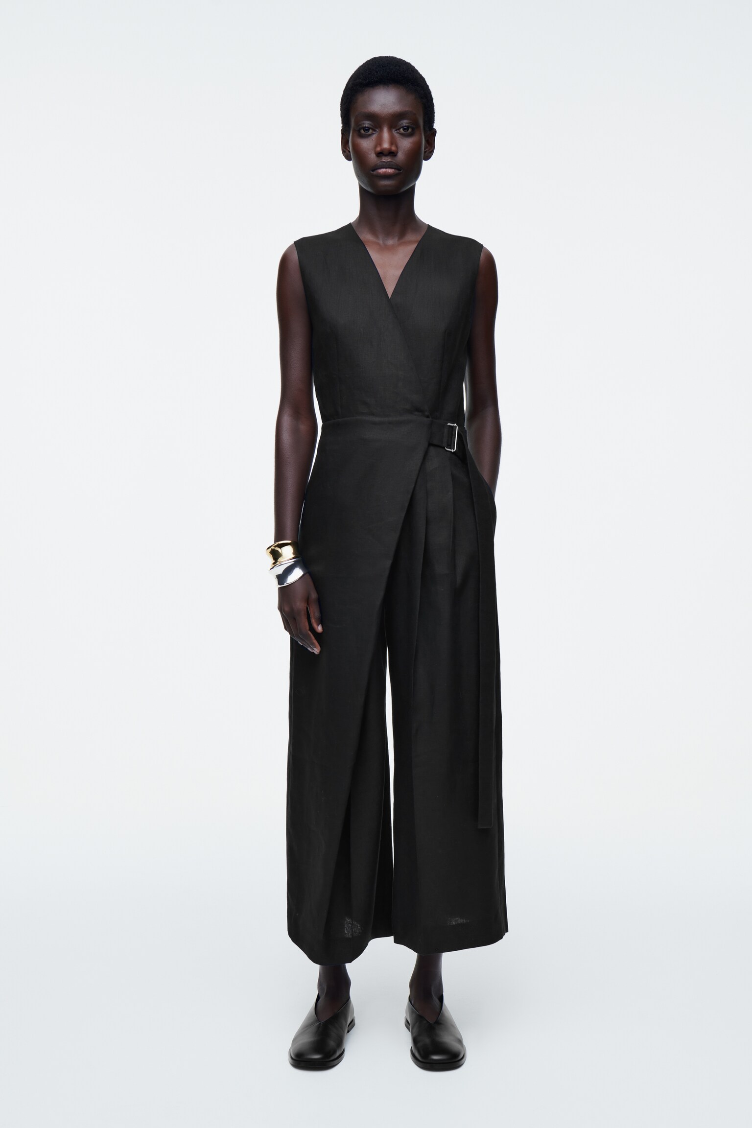 WRAP-FRONT LINEN JUMPSUIT - BLACK/LIGHT GREEN
