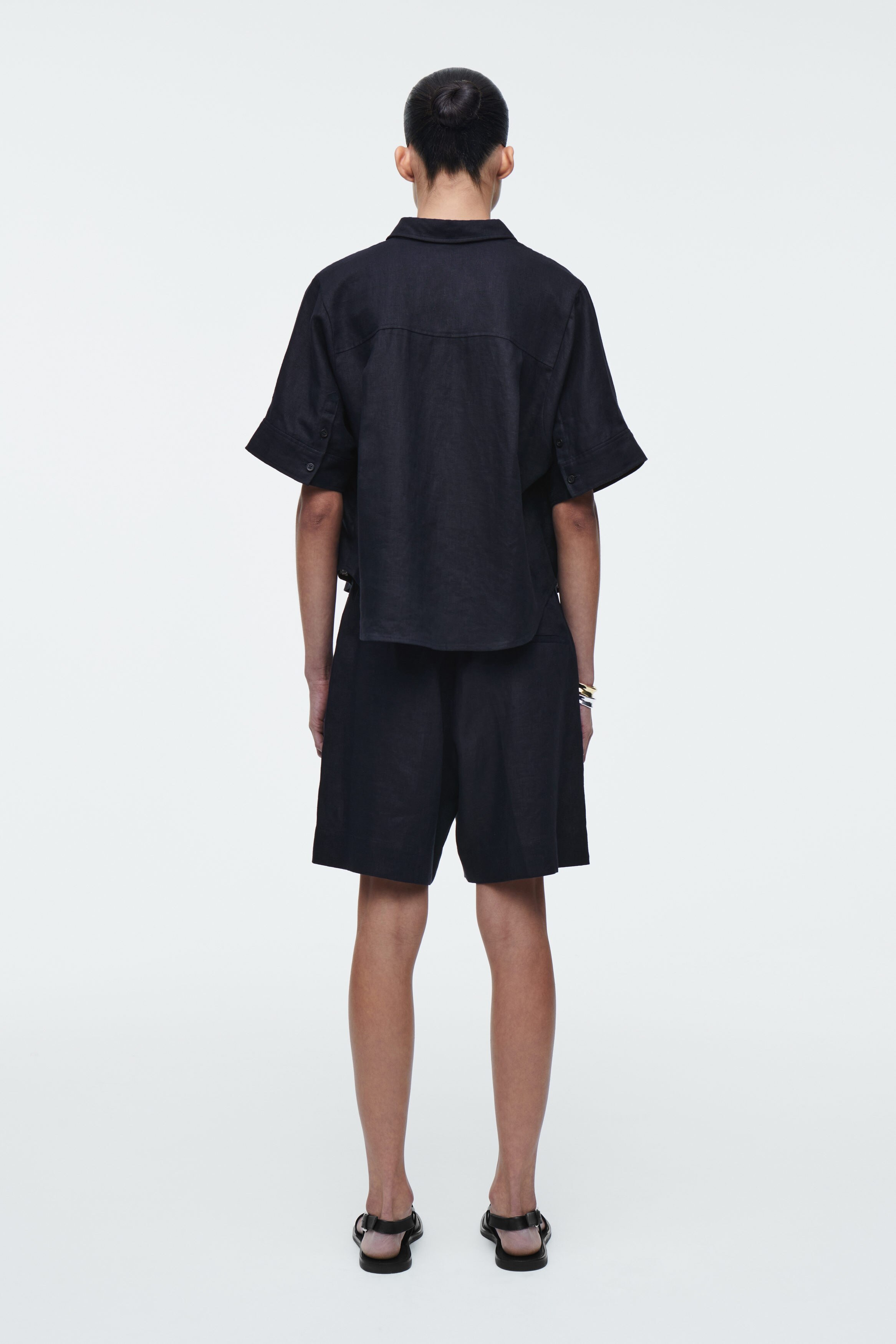 TAILORED ELASTICATED LINEN SHORTS - NAVY | COS US