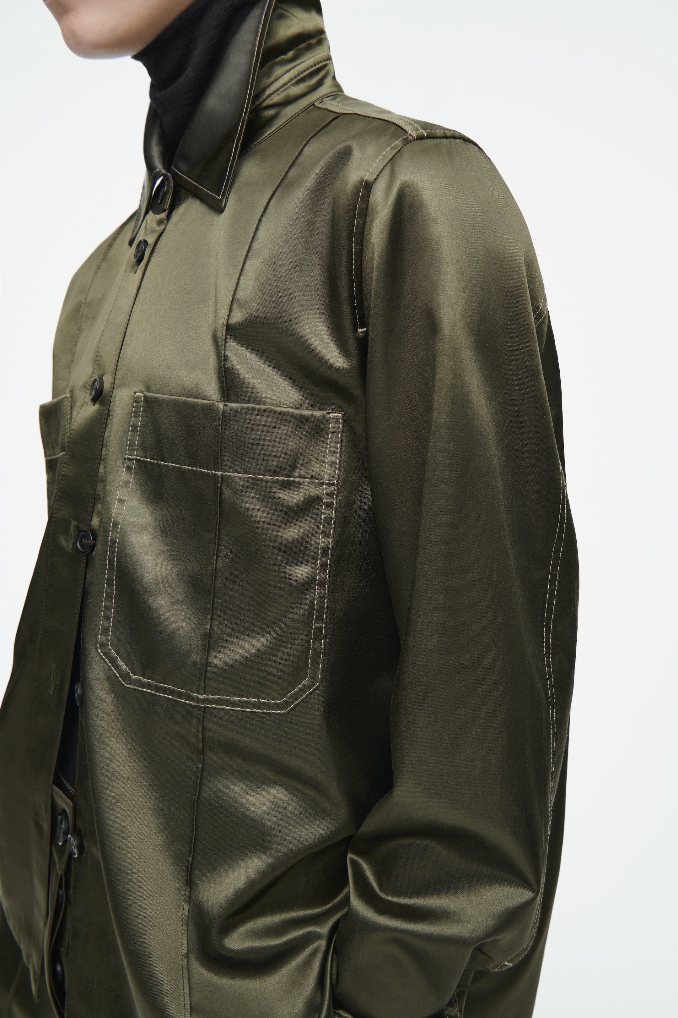Agrandir l'image: CHEMISE WORKWEAR REGULAR SATINÉE À PLIS PIQUÉS - KAKI - FEMME | H&M CH 4