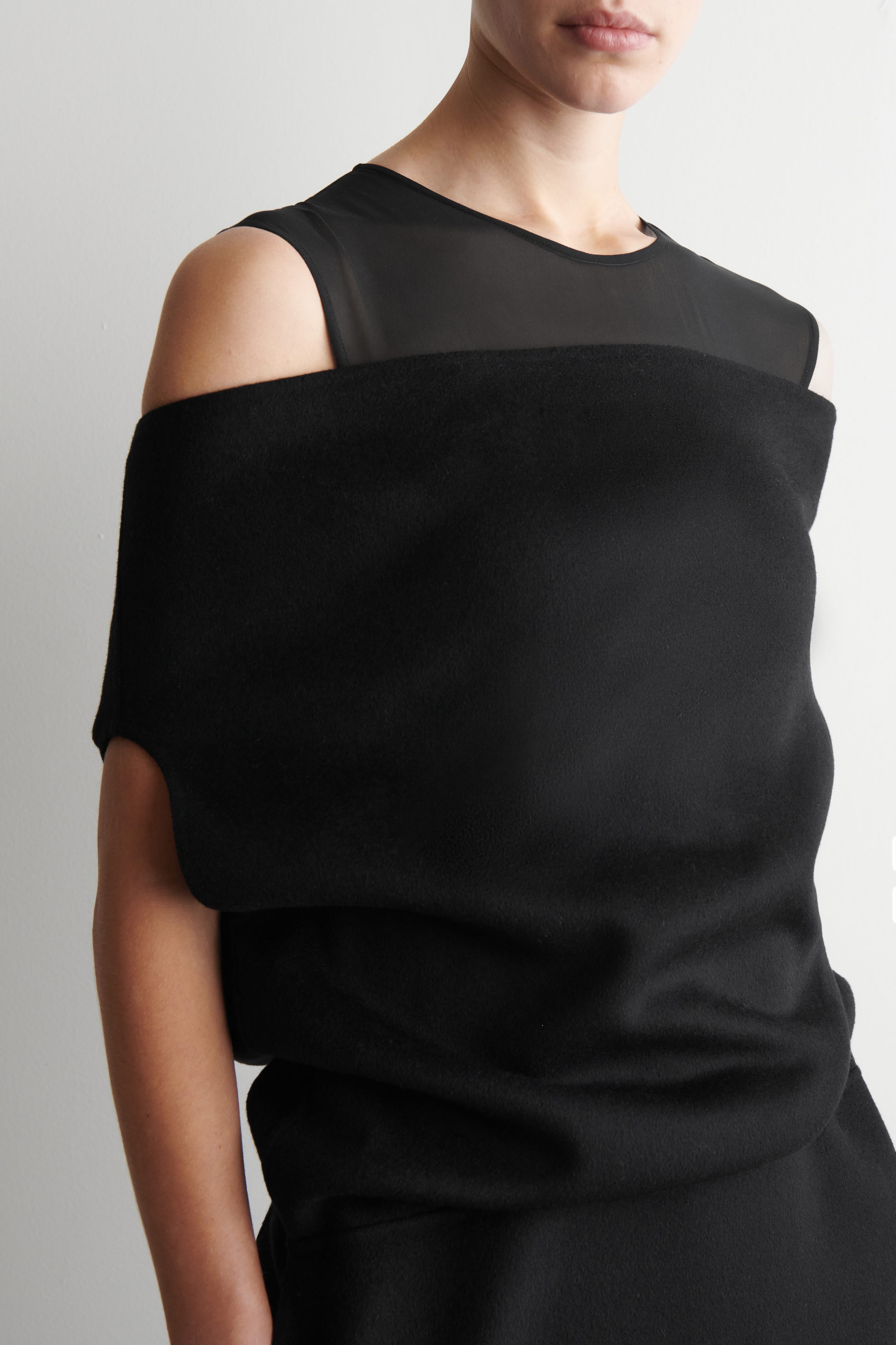 OFF-THE-SHOULDER WOOL-SILK DRESS - CARBON | COS