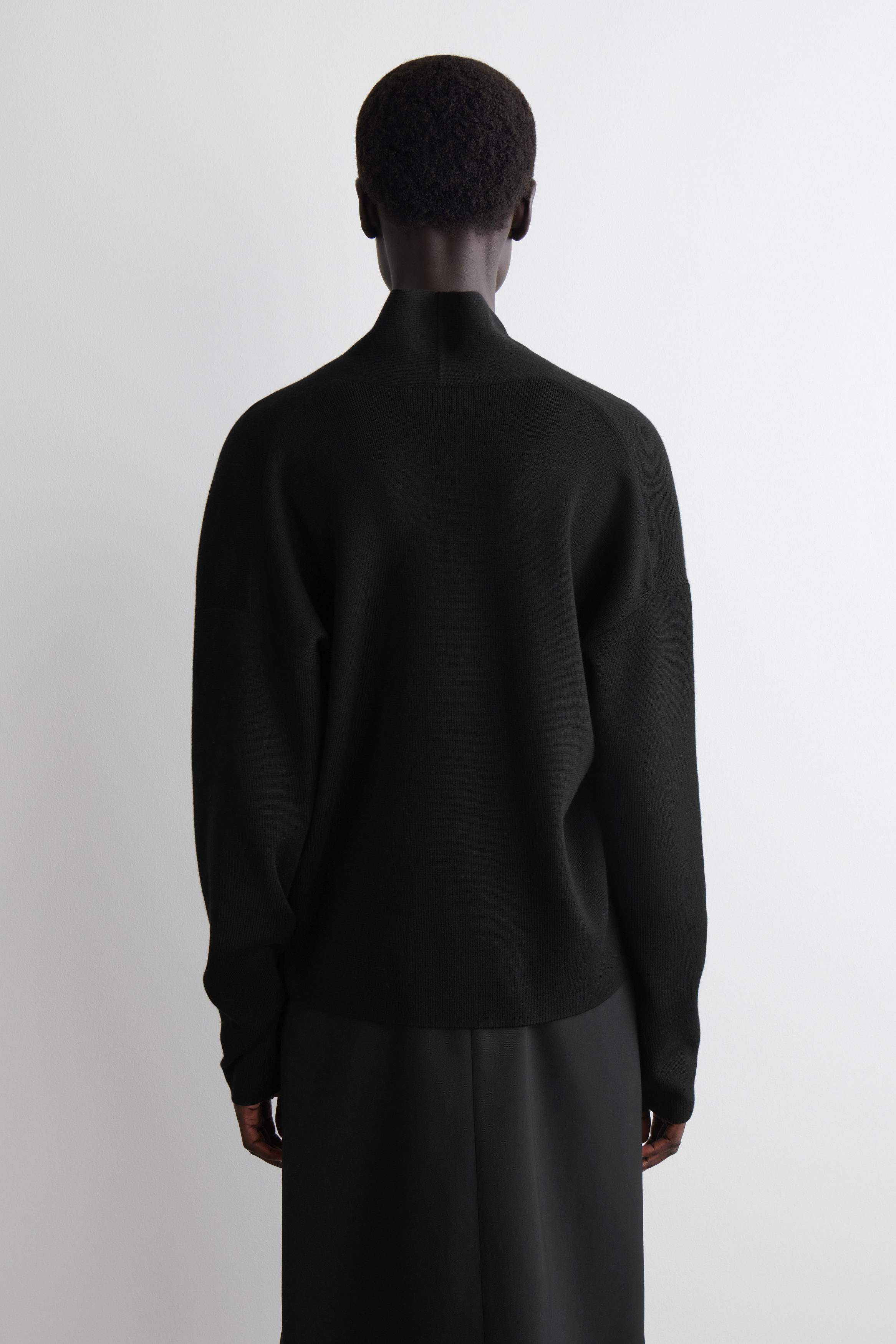 DRAPED MERINO WOOL V-NECK SWEATER - BLACK | COS US