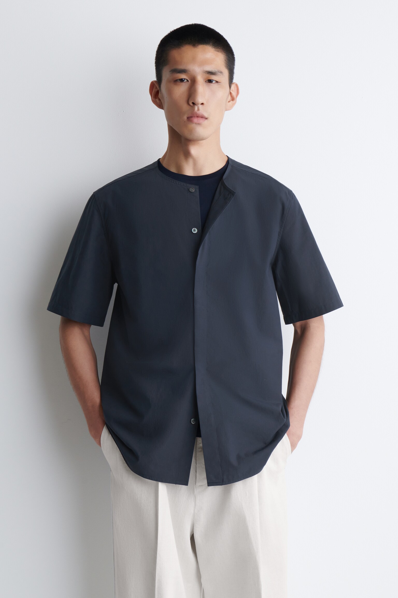 CAMICIA IN COTONE PIMA SENZA COLLETTO - BLU NAVY/BIANCO