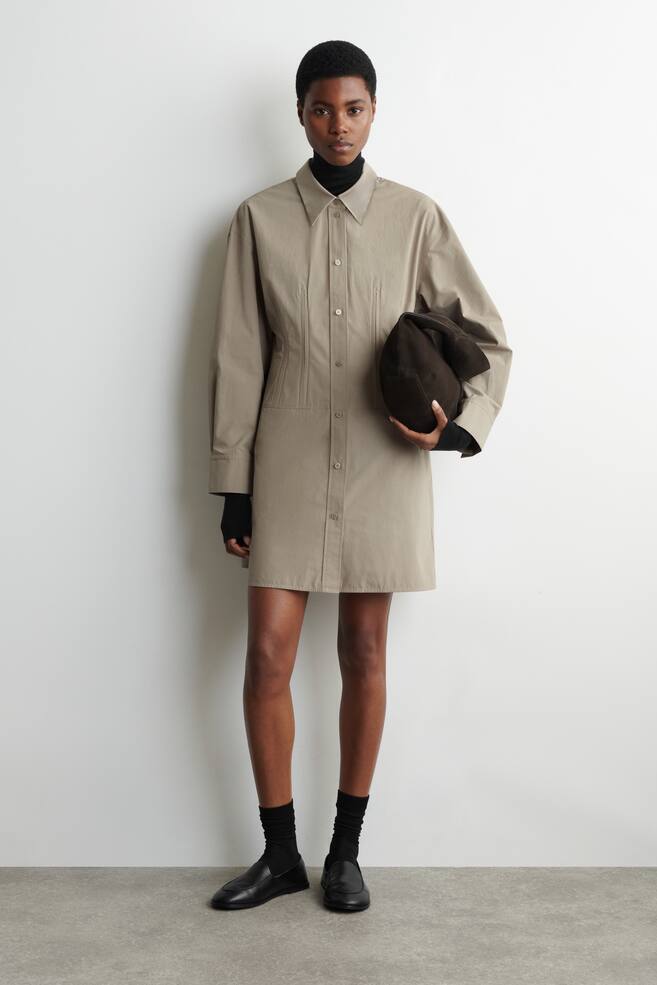 HEMDKLEID AUS BAUMWOLLE MIT GÜRTEL - GRAU - 1