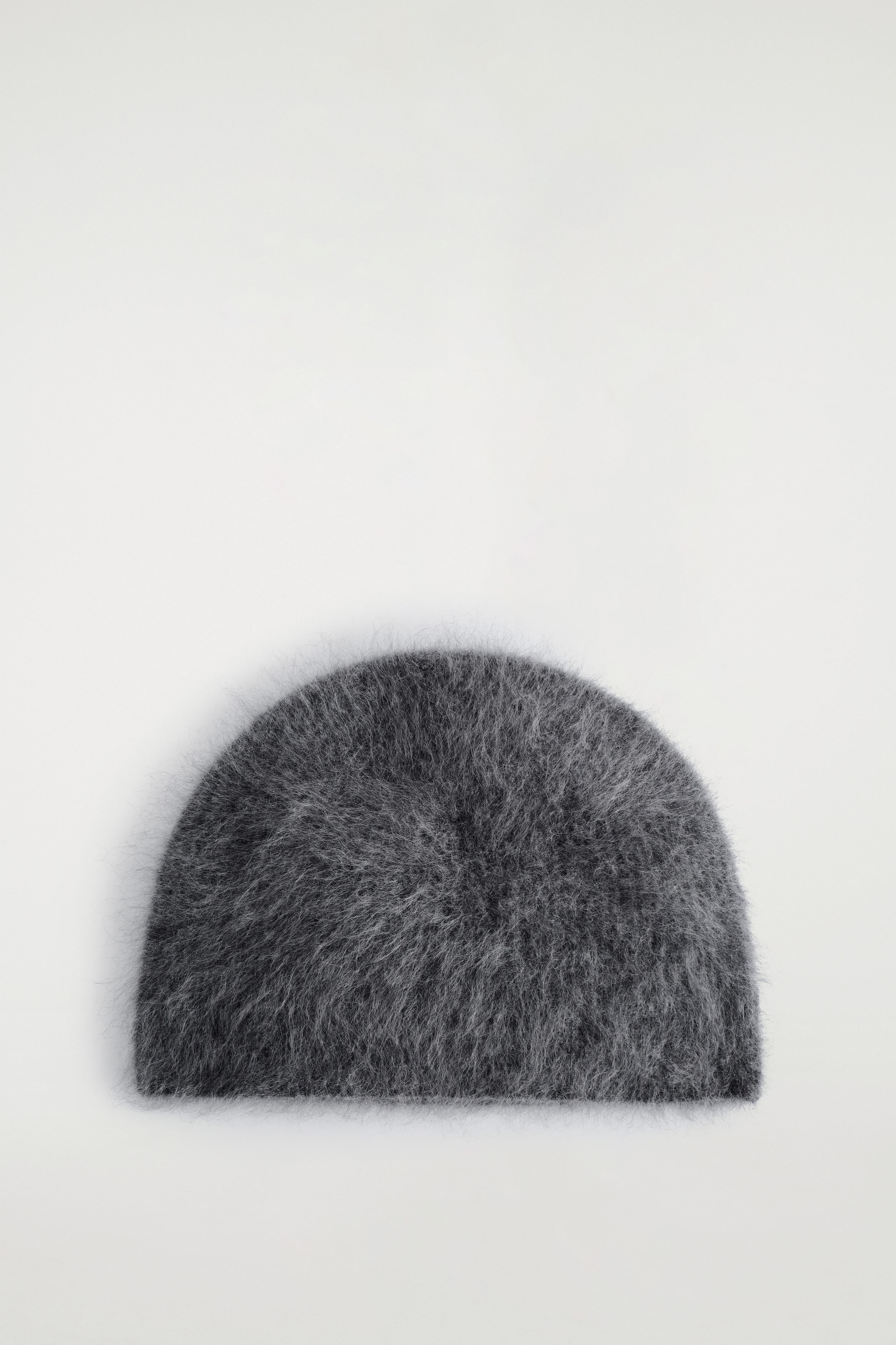 BEANIE AUS GEBÜRSTETEM KASCHMIR