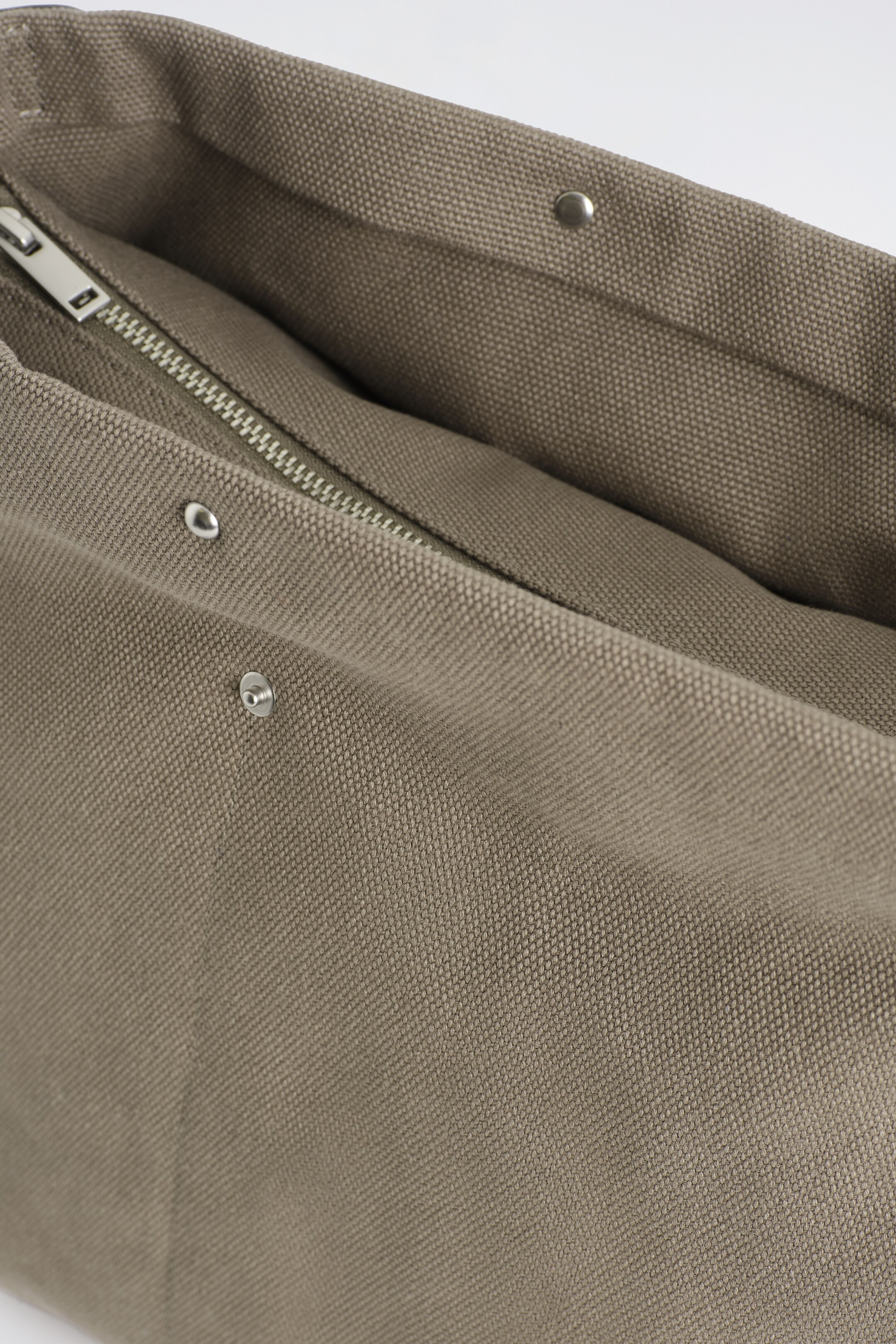 Grösseres Bild ansehen: UTILITY MESSENGER BAG - CANVAS - GRAU - HERREN | H&M CH 5