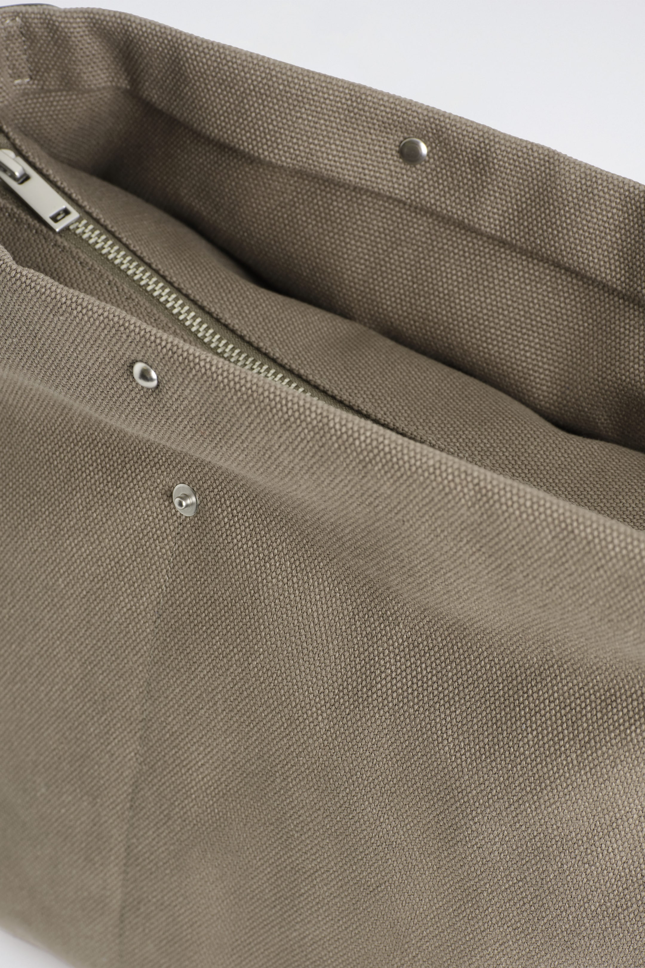 StillMedia/DescriptiveDetail