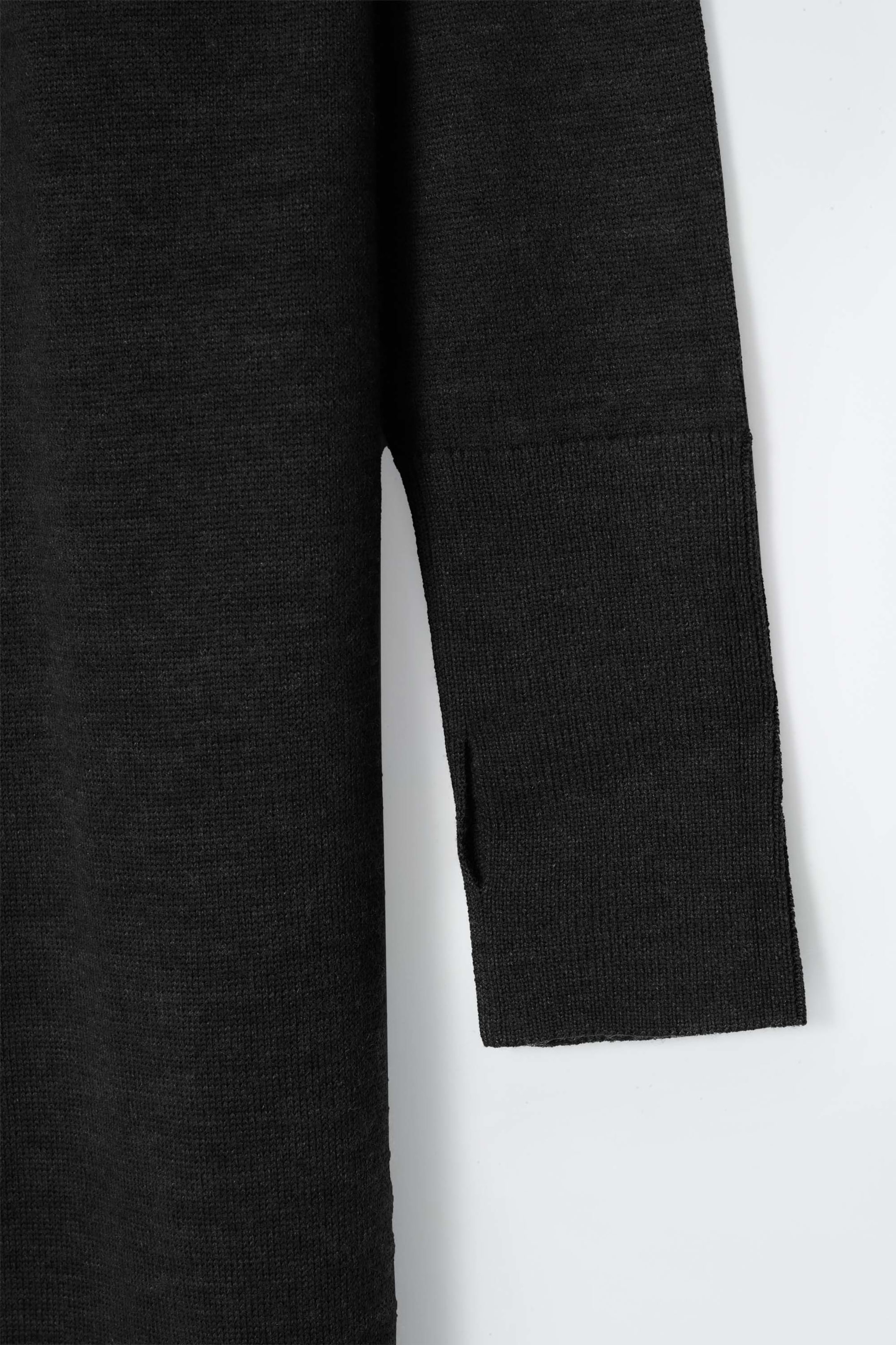 Visa större bild: MIDIKLÄNNING I MERINOULL - SVART - DAM | H&M SE 2