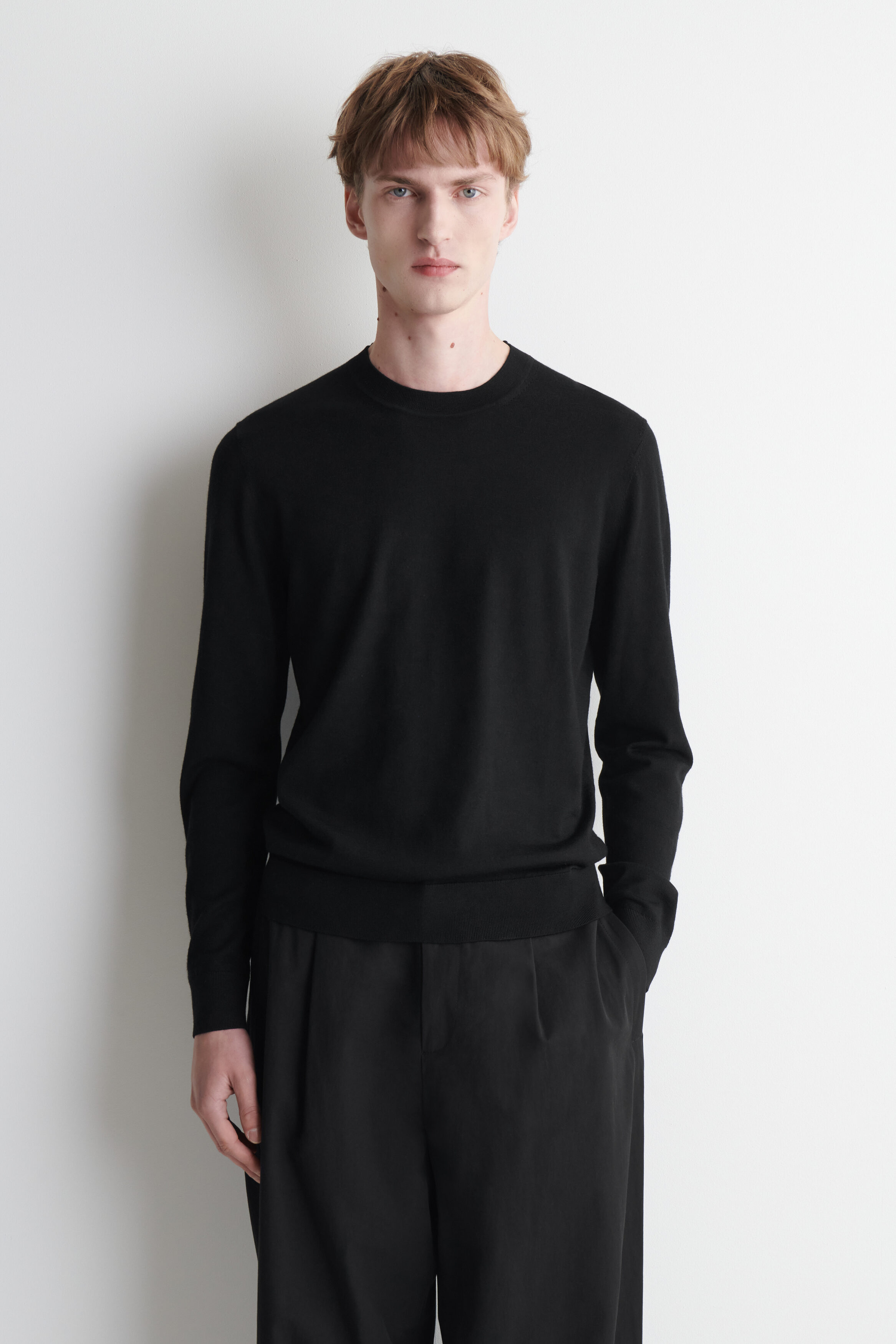 SLIM MERINO WOOL CREW-NECK SWEATER - thumbnail 9