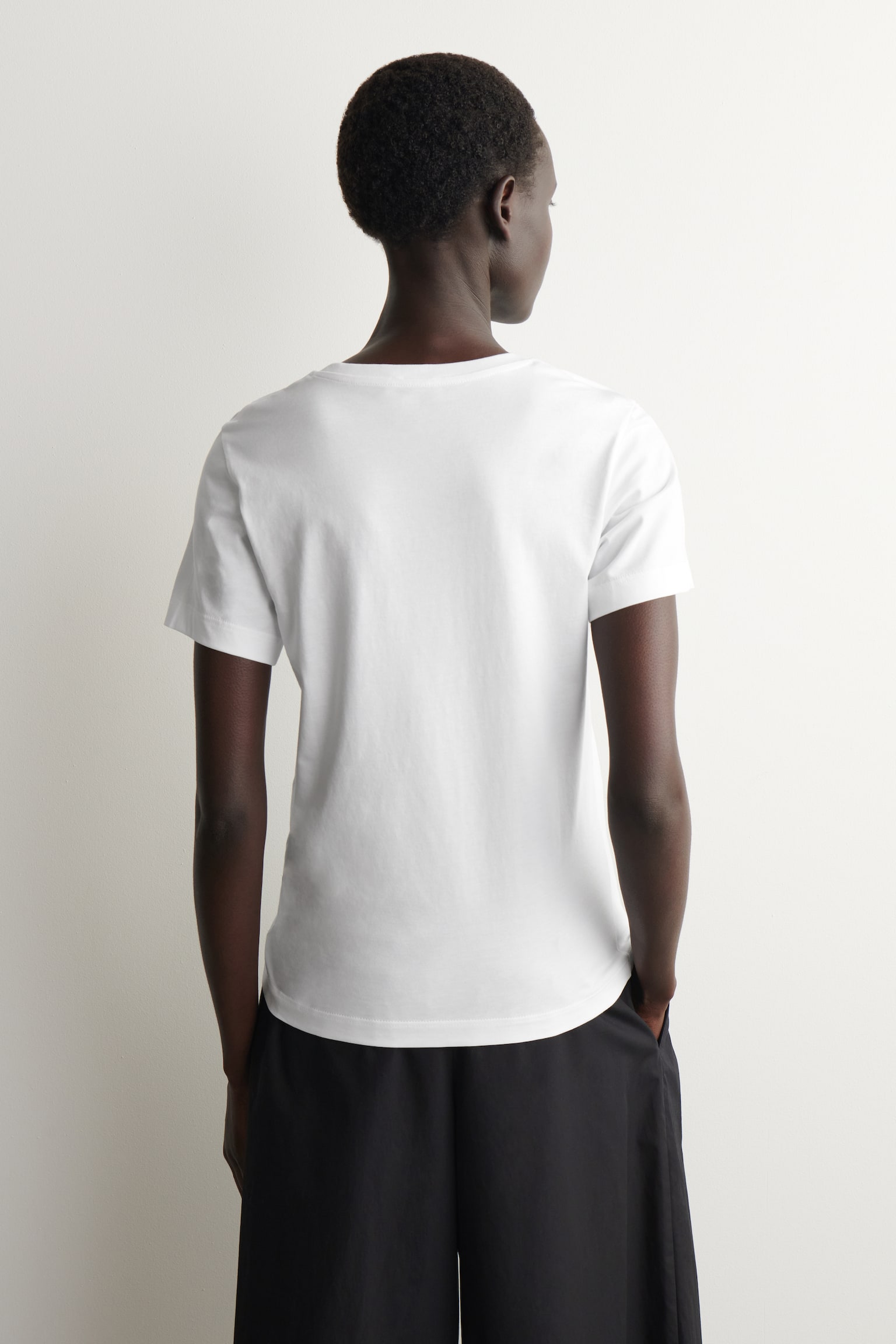 TRICOU DIN BUMBAC CU GULER ROTUND - ALB/NEGRU/MARO/BEJ MÉLANGE/BLEUMARIN/GALBEN UNTOS - 4