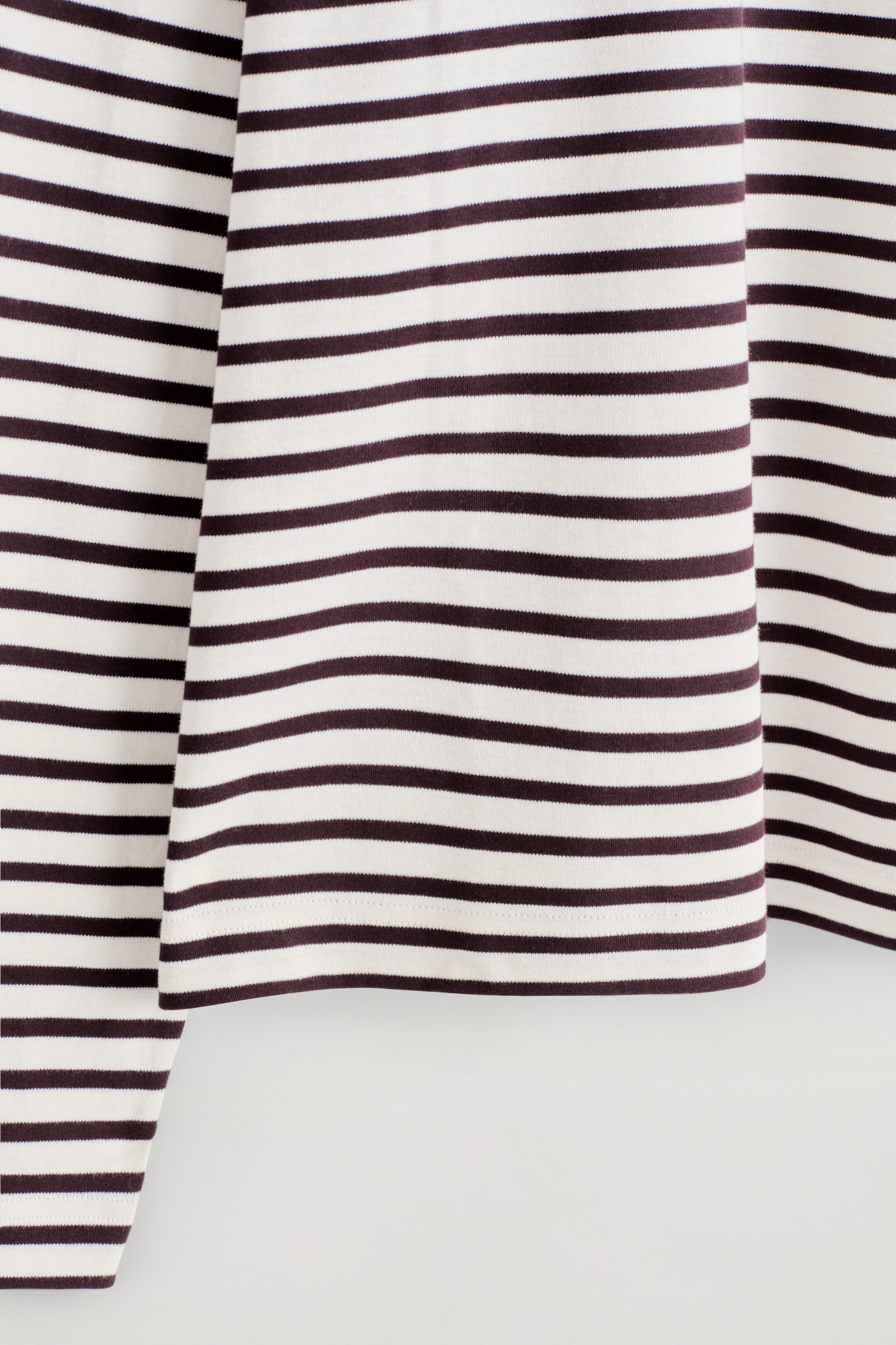 Agrandir l'image: T-SHIRT DÉCONTRACTÉ À MANCHES LONGUES EN JERSEY - ROUGE / BLANC / RAYURES - HOMME | H&M CH 7