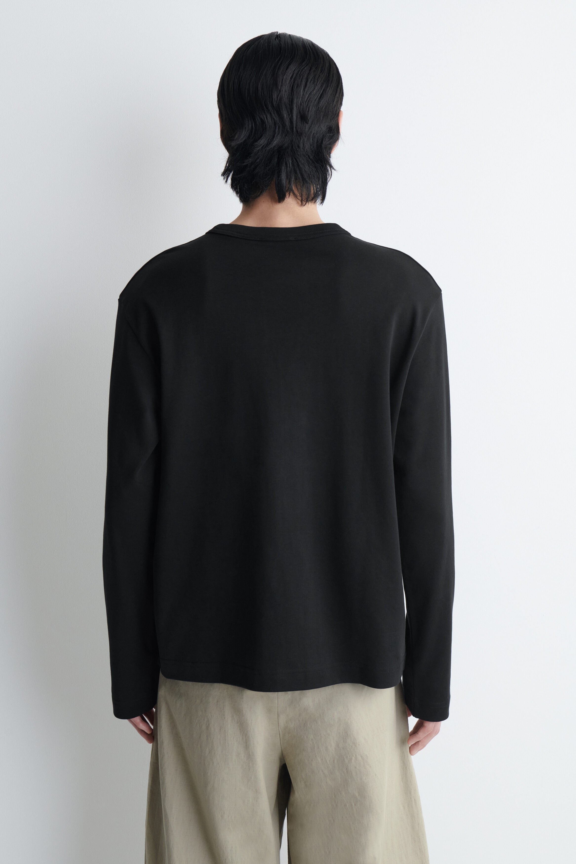 RELAXED JERSEY INTERLOCK LONG-SLEEVED T-SHIRT - BLACK | COS US