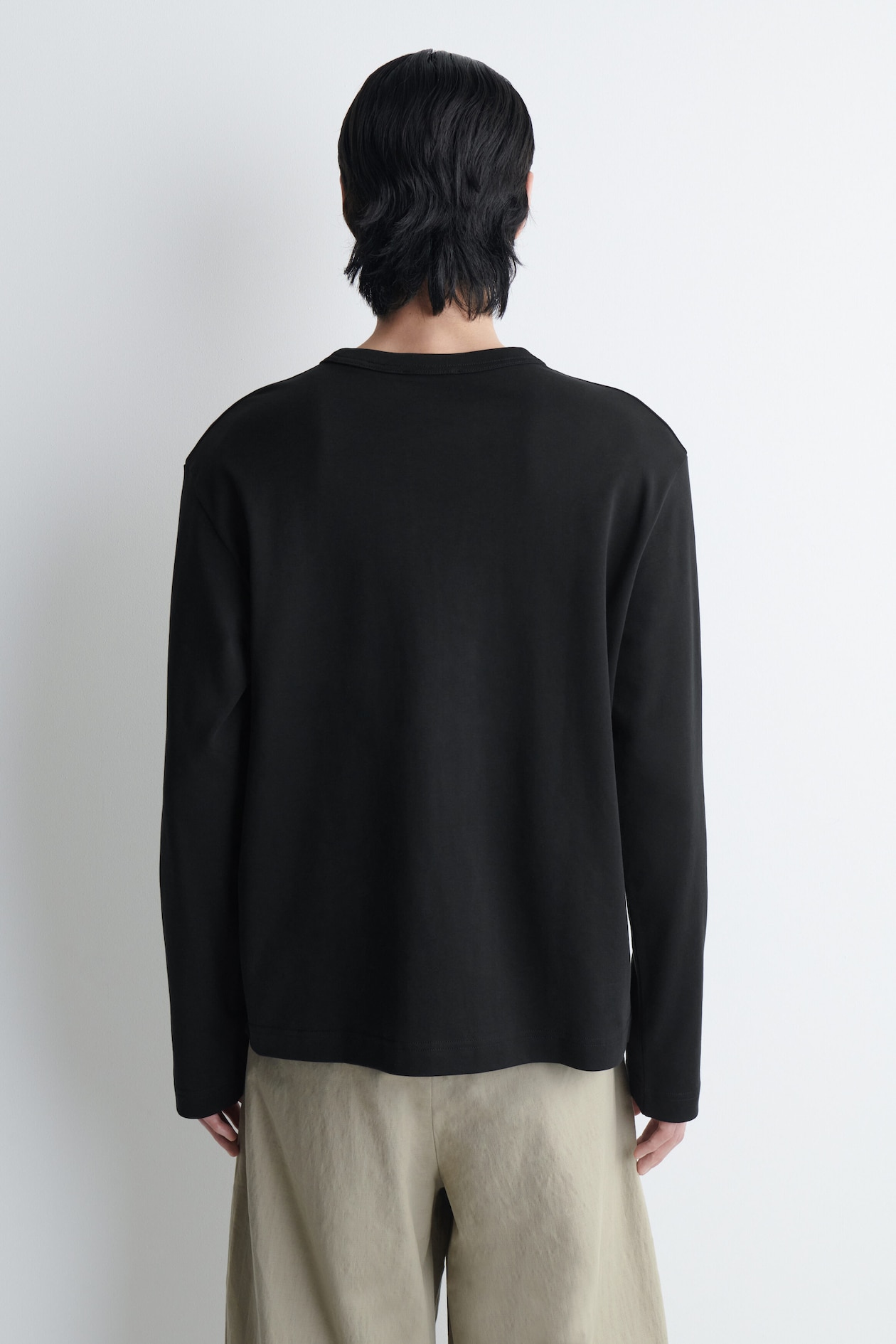 RELAXED JERSEY INTERLOCK LONG-SLEEVED T-SHIRT — BLACK