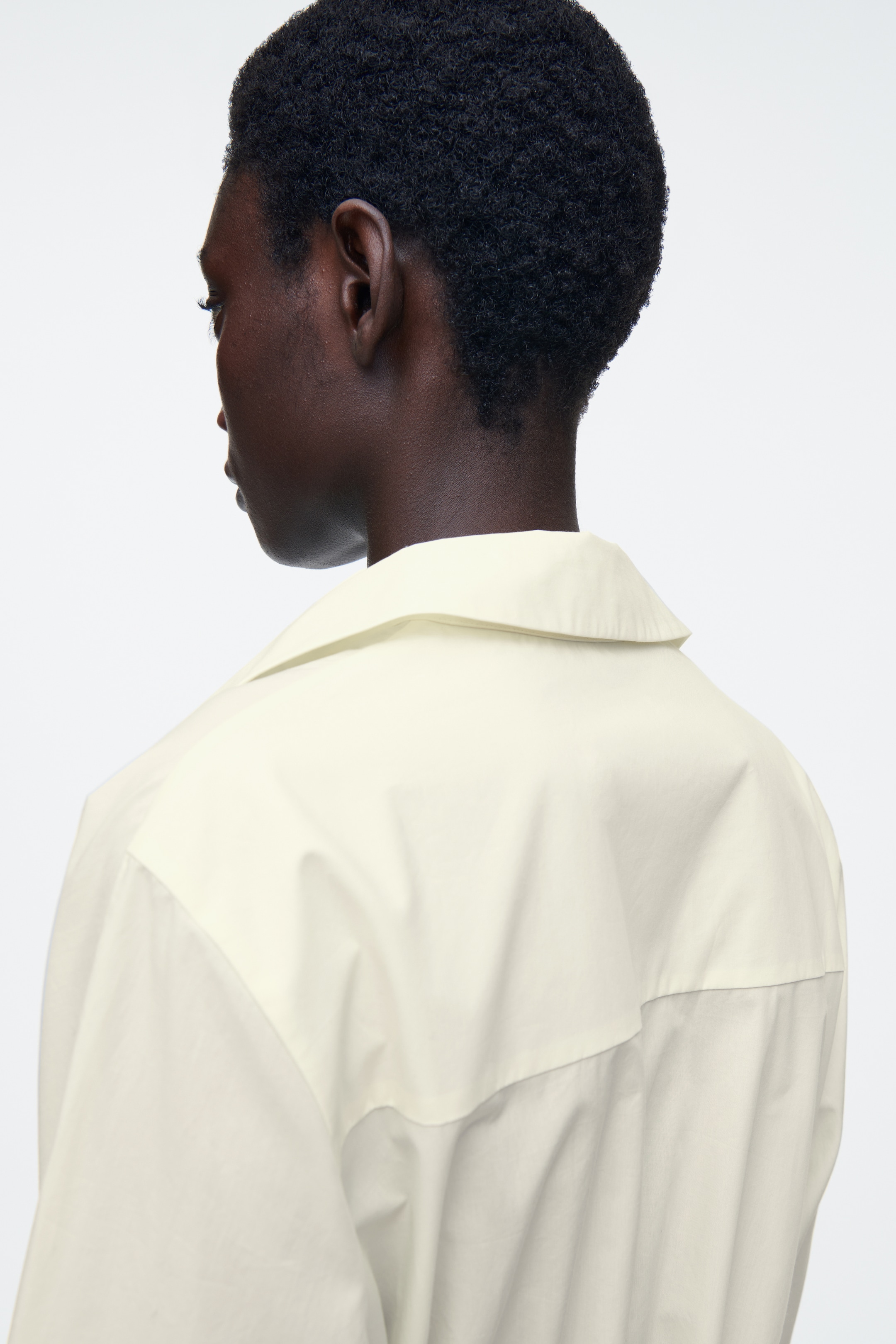 Grotere afbeelding bekijken: TREKKOORD-TAILLE OVERHEMD - BOTERMELK - DAMES | H&M BE 5