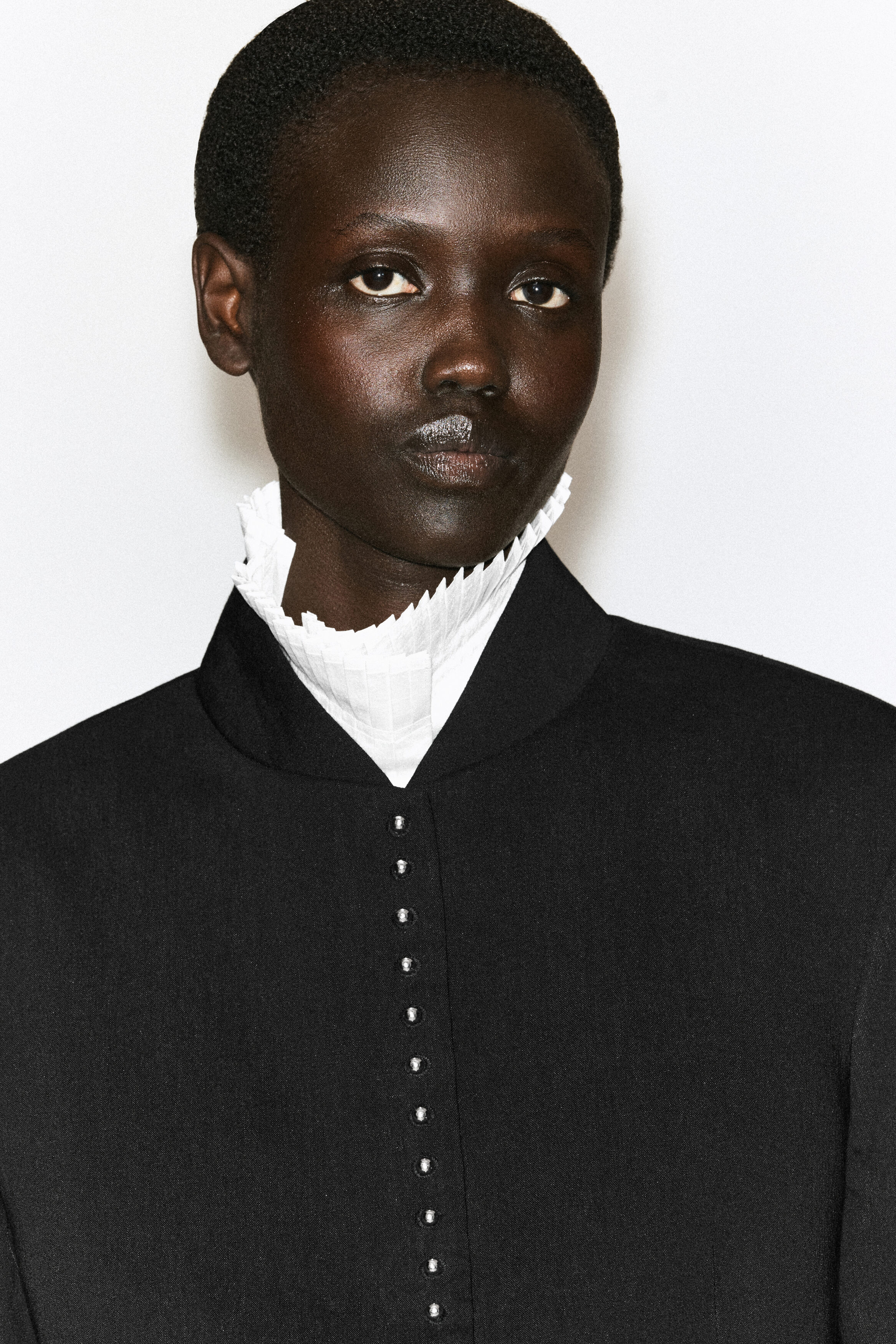 STUD-DETAIL CROPPED LINEN BLAZER - BLACK | COS US