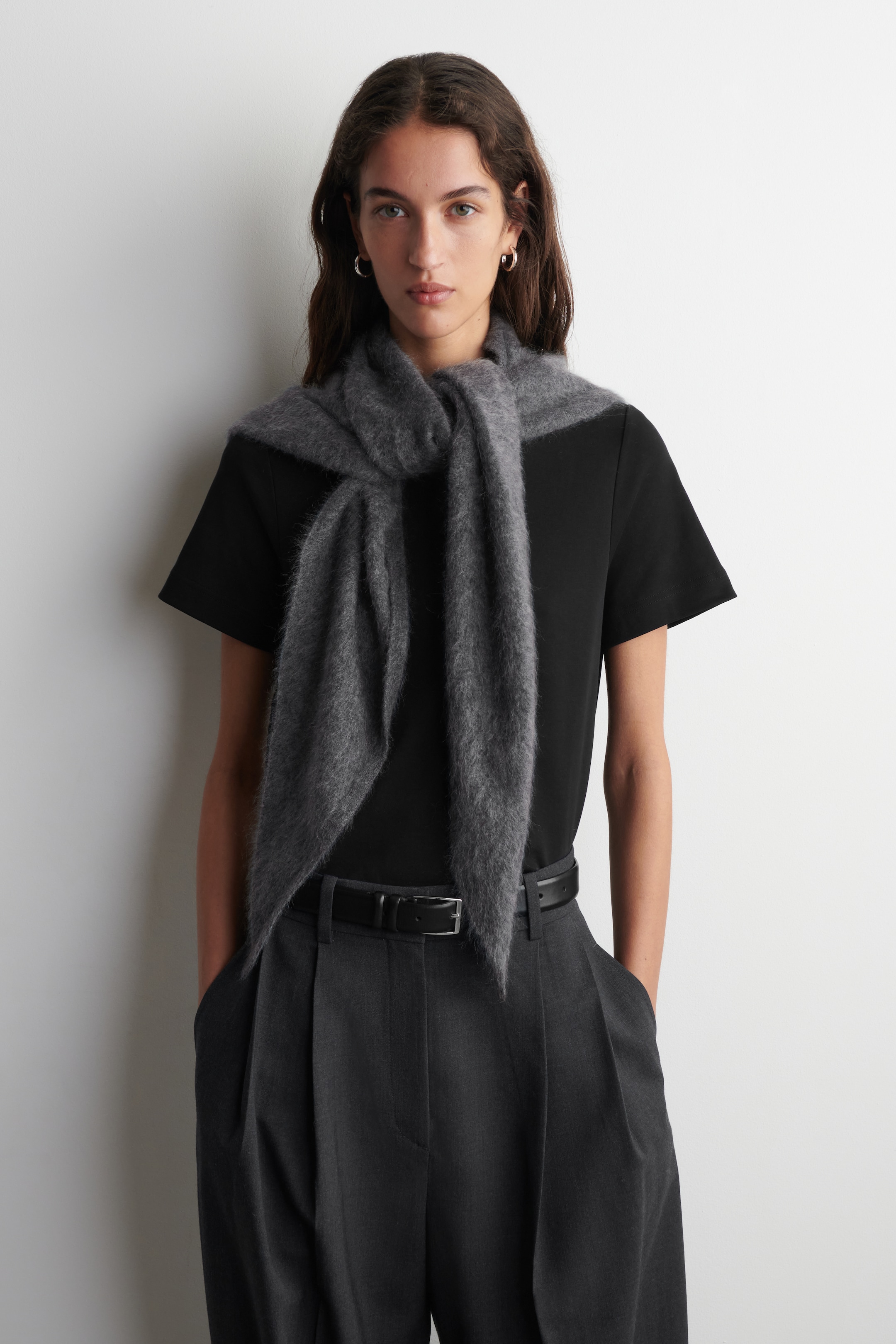 Nagyobb kép megtekintése: EGYSZERŰ PÓLÓ - FEKETE - NŐI | H&M HU 1