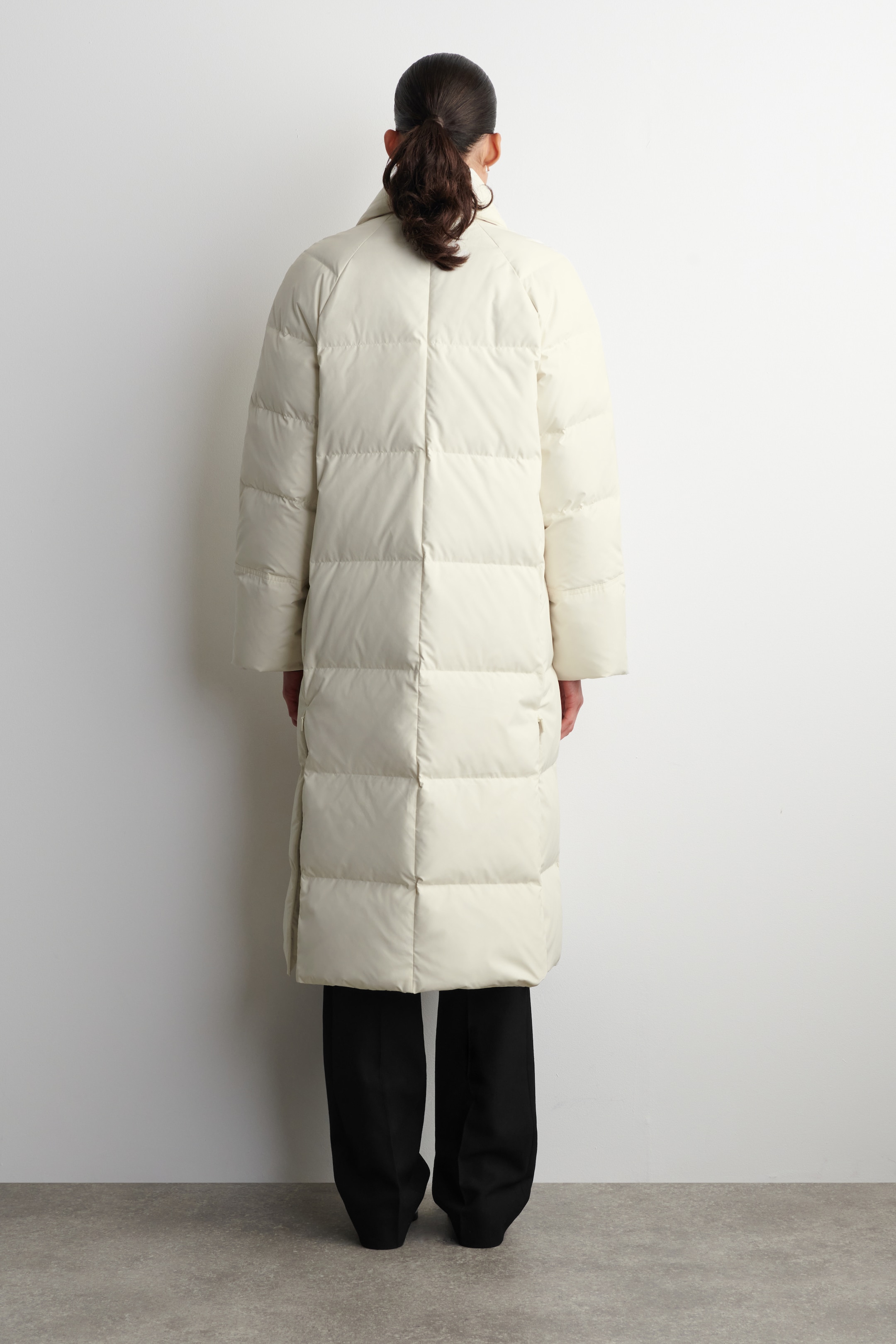 Visualizza immagine più grande: CAPPOTTO IMBOTTITO TRAPUNTATO CON COLLO A SCIALLE - BIANCO SPORCO - DONNA | H&M IT 5