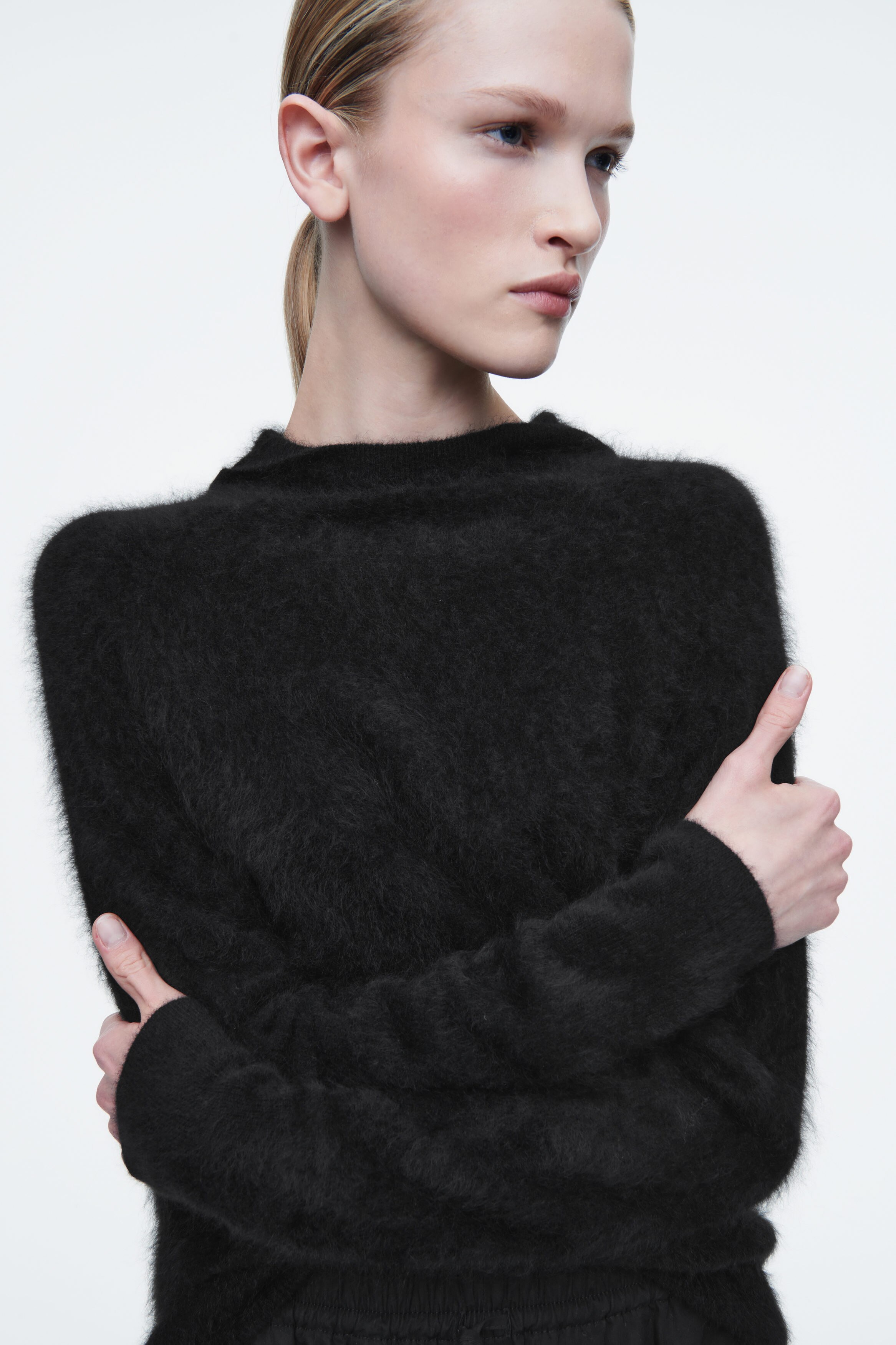 HOOD SWEATER black フーディセーター フェードブラック FY3939ARYPF0QA1_01?wid=2000&
