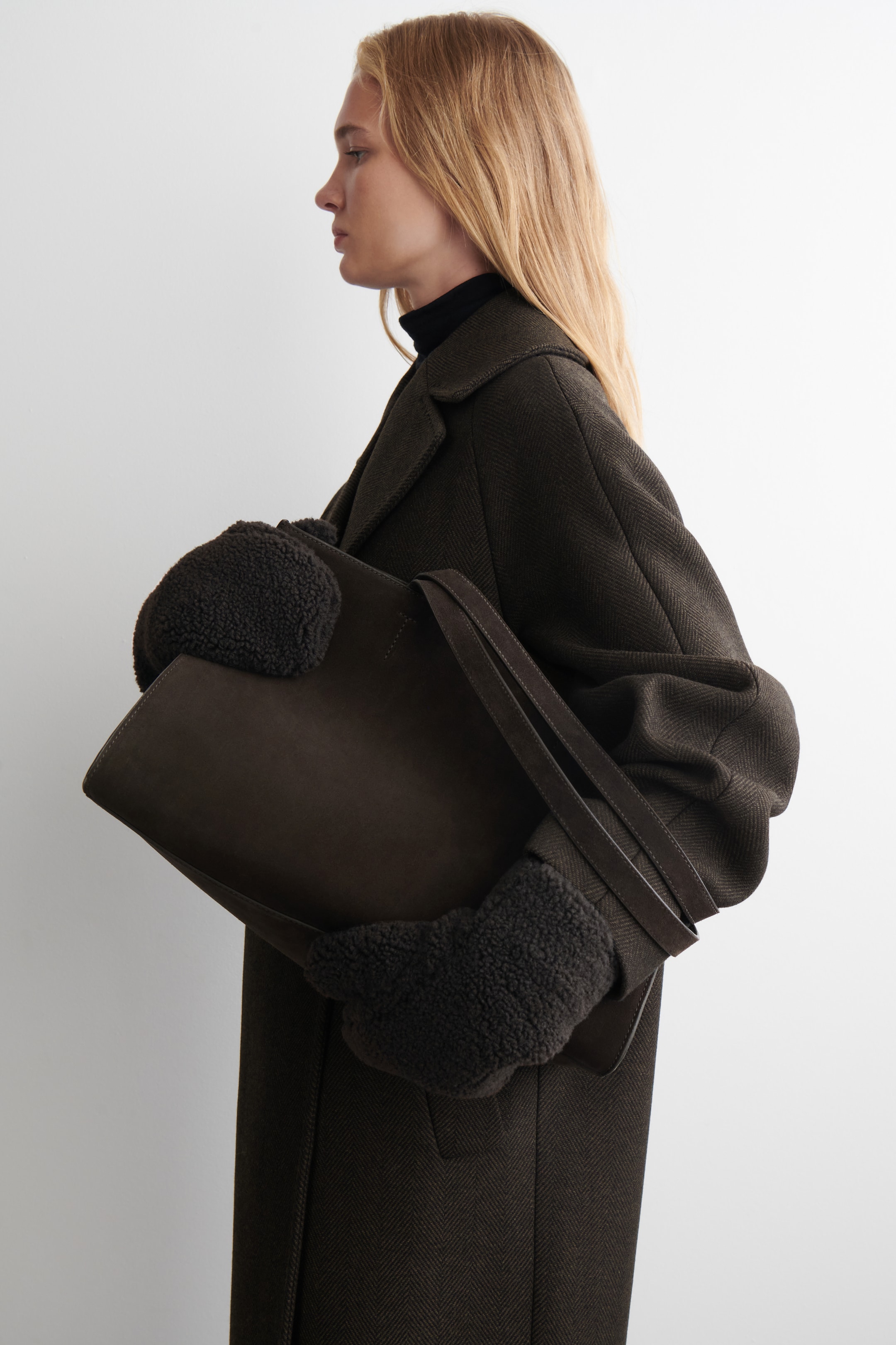 Grösseres Bild ansehen: TEDDY-FÄUSTLINGE - DUNKELBRAUN - DAMEN | H&M CH 1