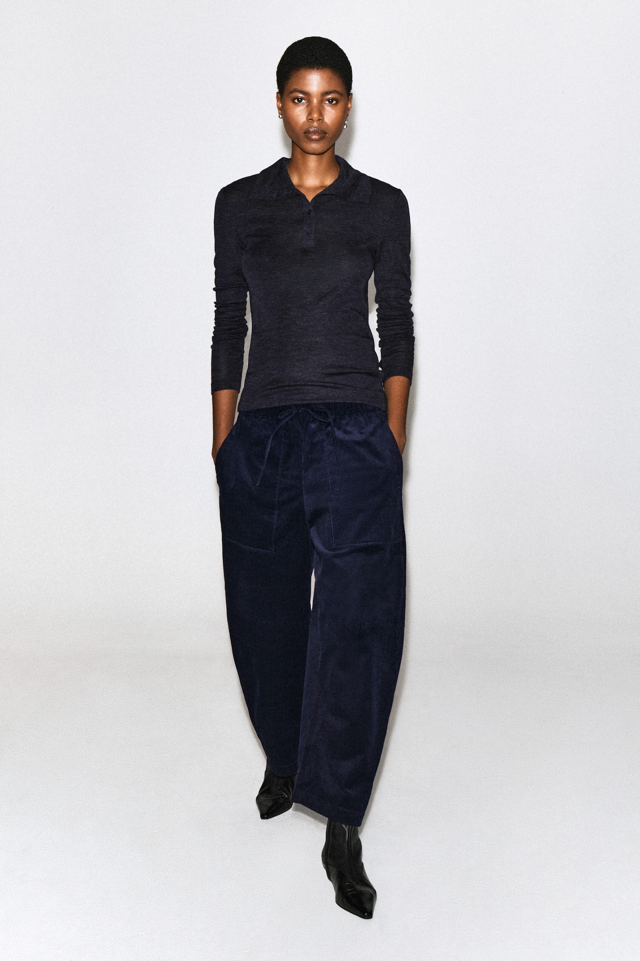 CORDUROY BARREL-LEG DRAWSTRING PANTS — NAVY