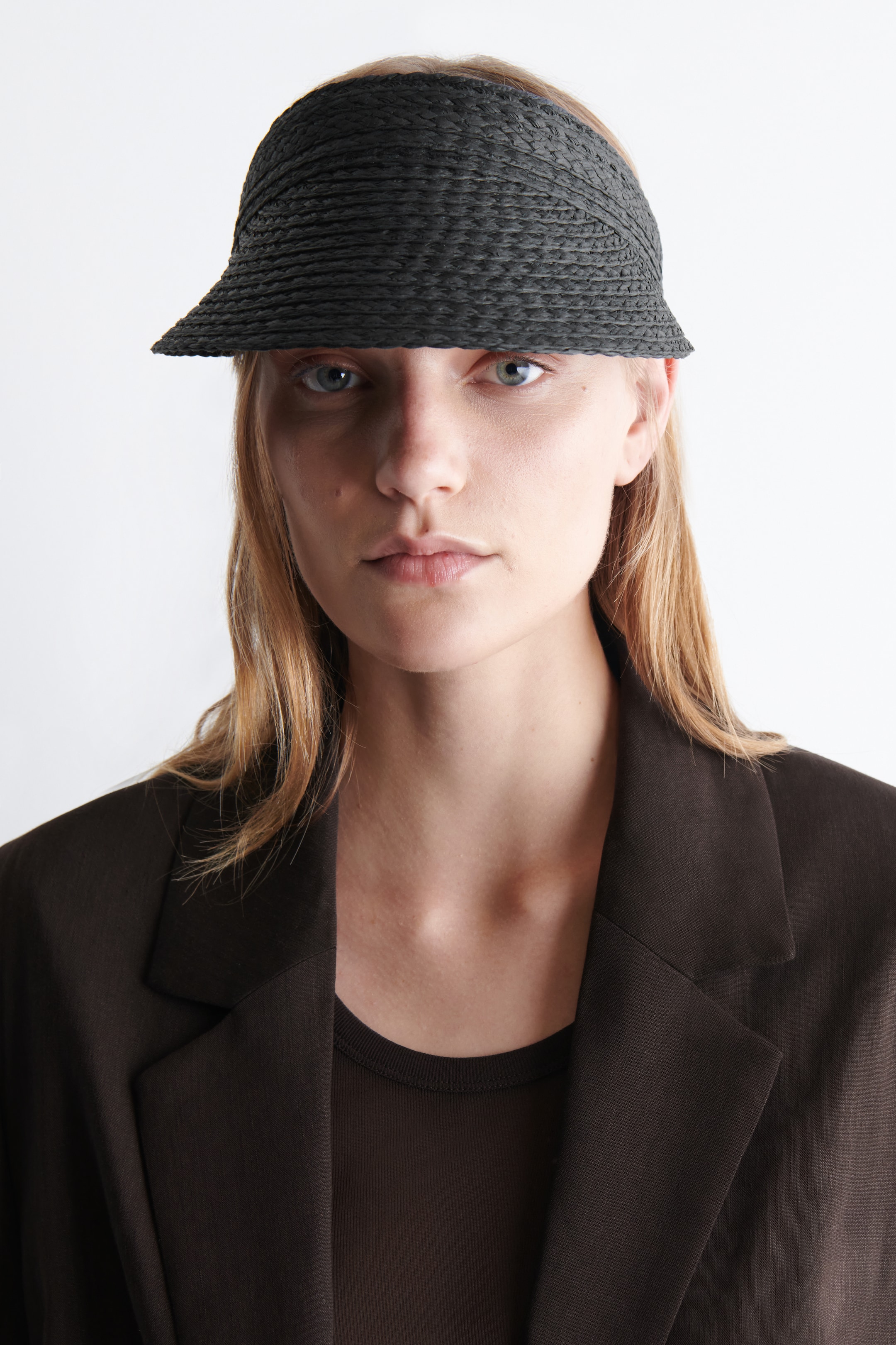 Visualizza immagine più grande: VISIERA IN PAGLIA DI CARTA INTRECCIATA - NERO - DONNA | H&M IT 1
