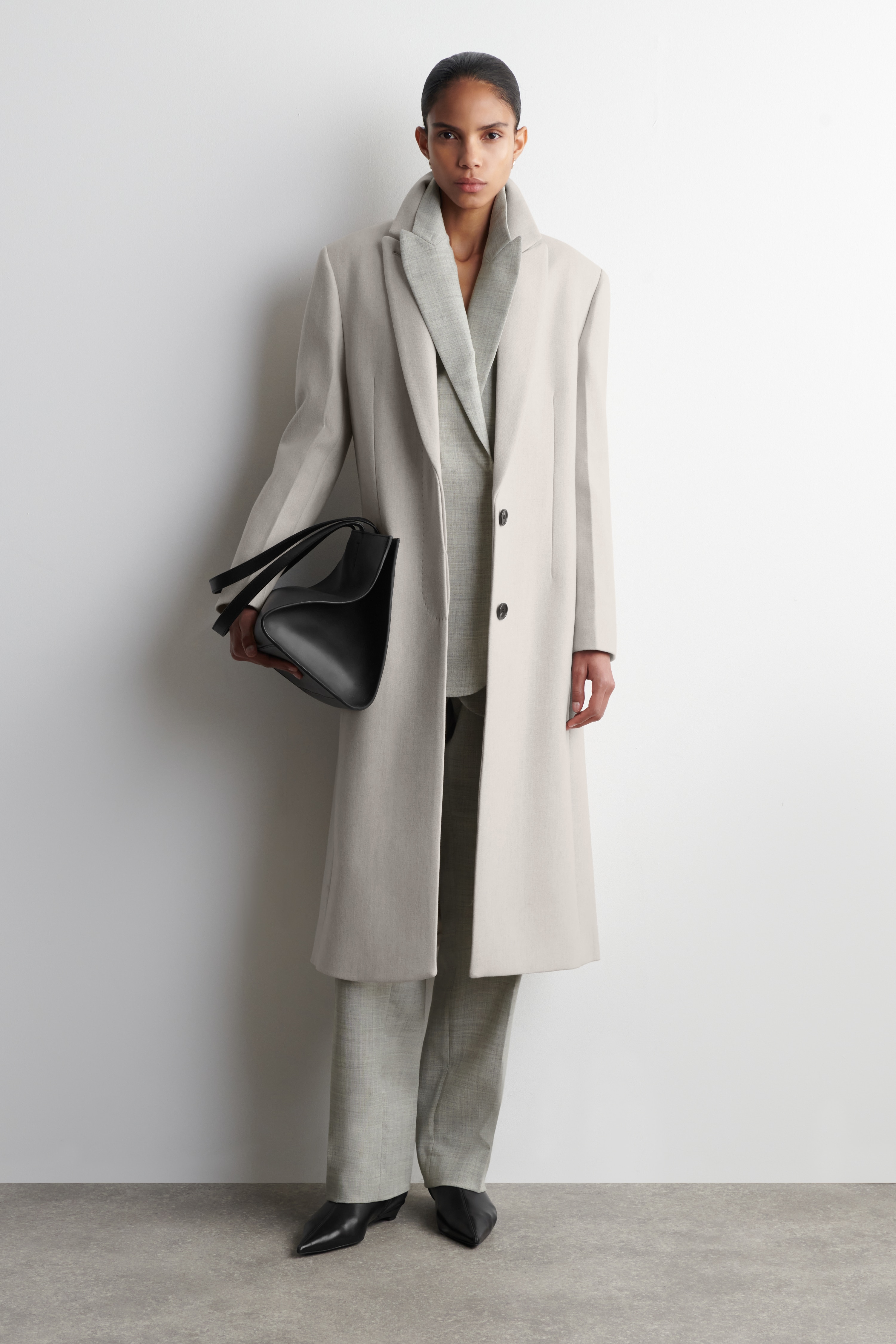 Skræddersyet lang frakke i uldtwill - LYS BEIGE