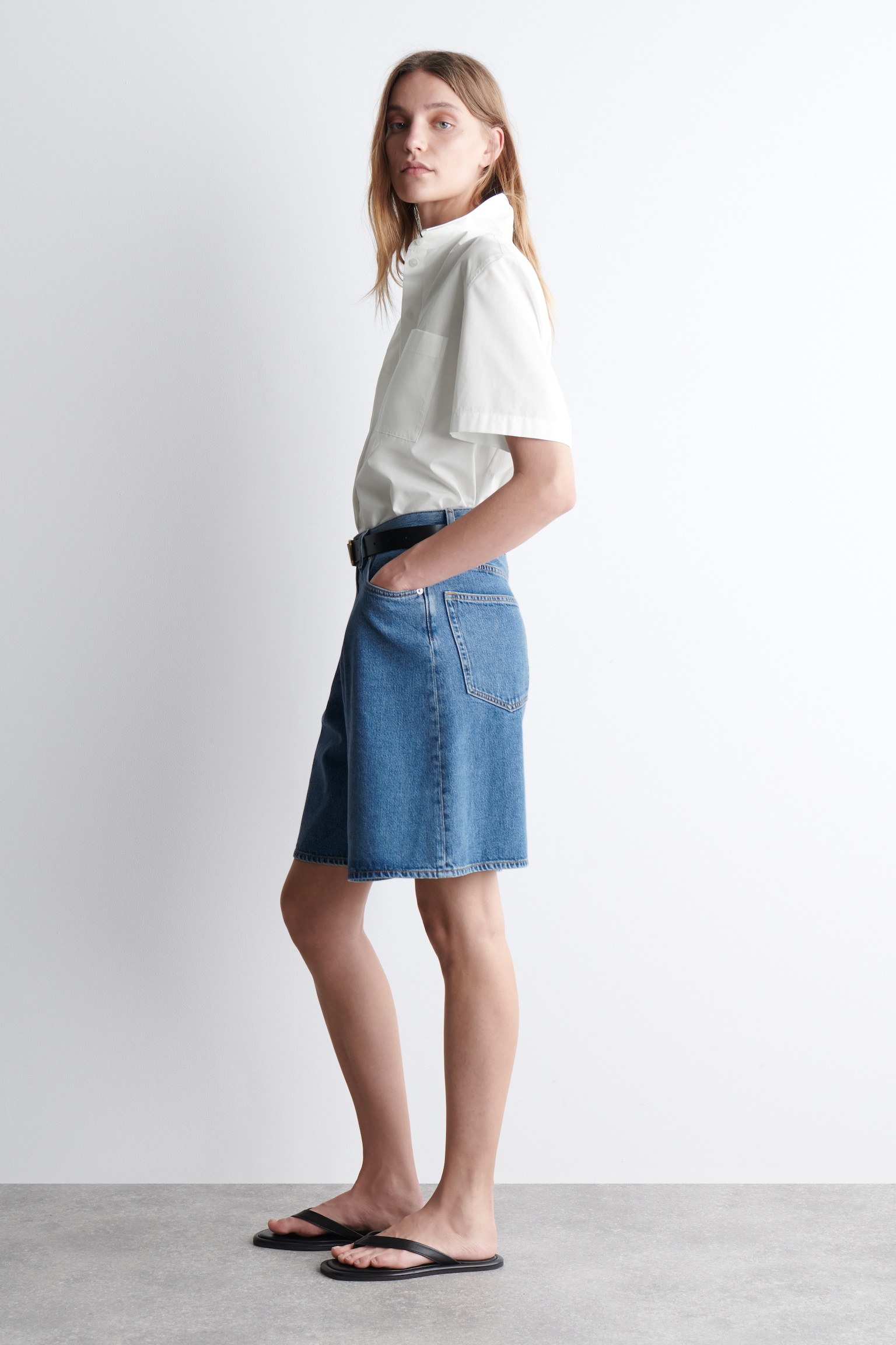 SHORTS IN DENIM A GAMBA LARGA - BLU/GESSO - 6