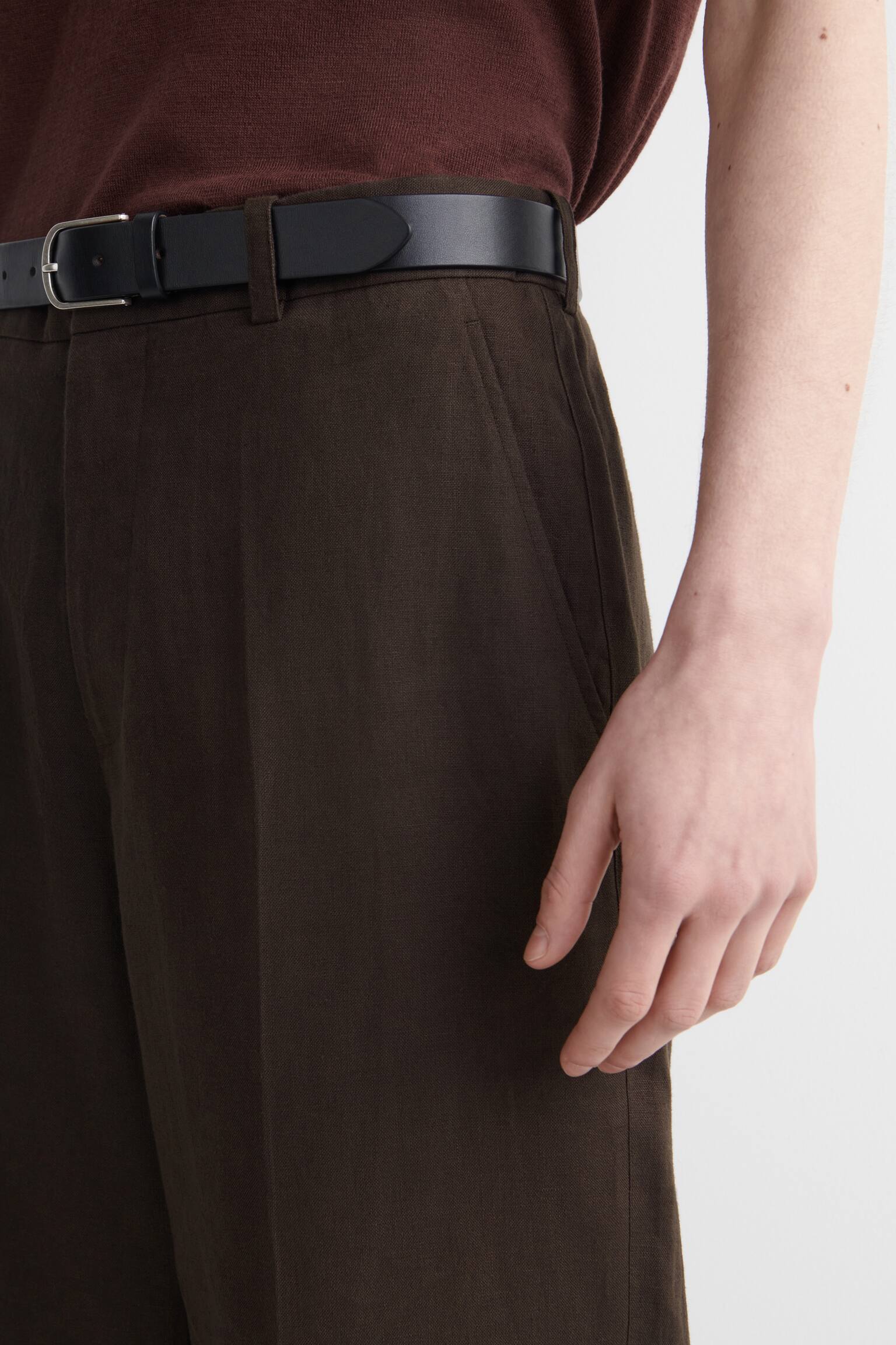 LNIANE SPODNIE ZE ZWĘŻANYMI NOGAWKAMI - CIEMNOBRĄZOWY/GRANATOWY - 7