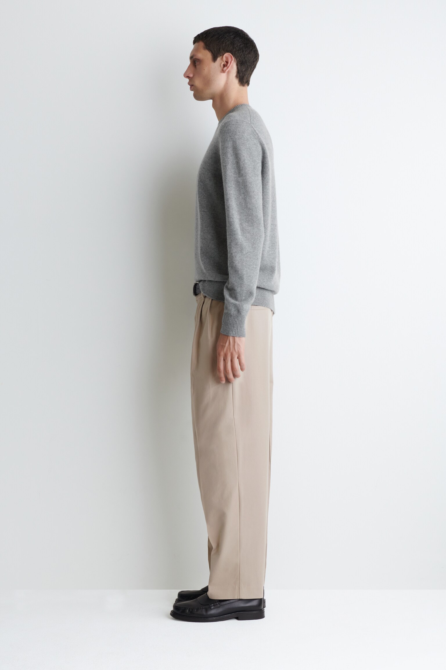JERSEY DE CASHMERE CON CUELLO REDONDO - GRIS - 7