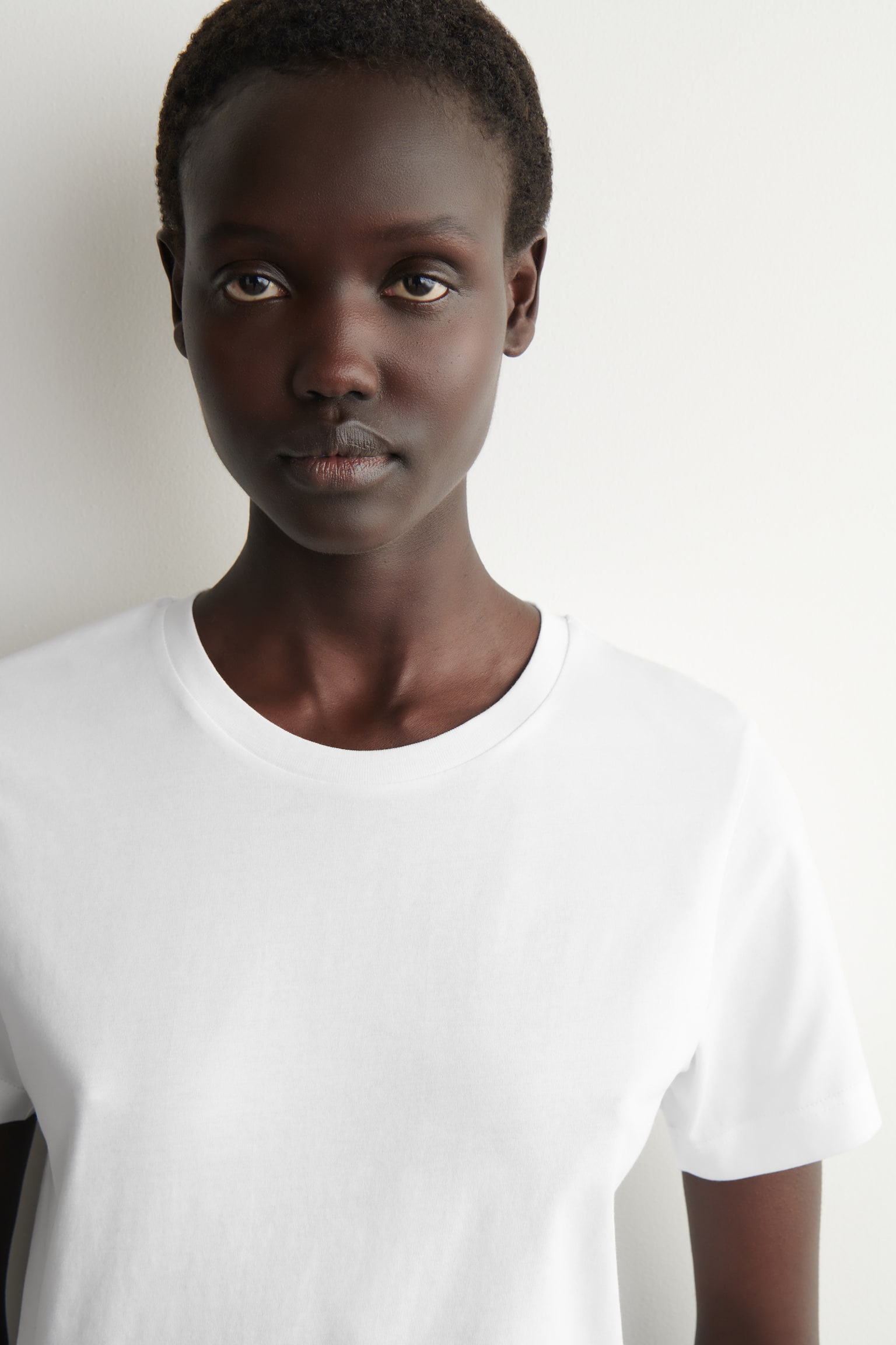 TRICOU DIN BUMBAC CU GULER ROTUND - ALB/NEGRU/MARO/BEJ MÉLANGE/BLEUMARIN/GALBEN UNTOS - 6