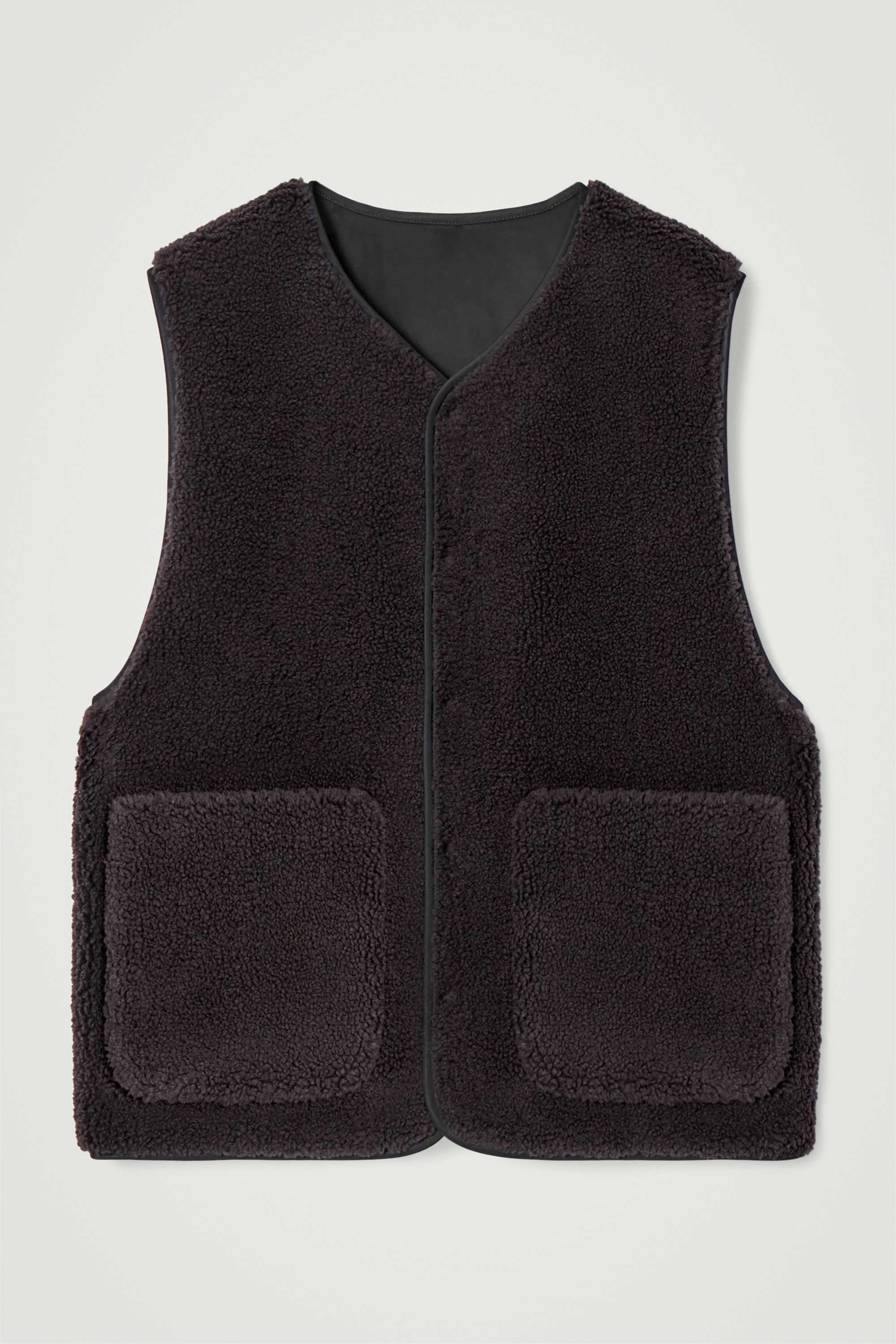 REVERSIBLE FAUX SHEARLING VEST - BLACK / BROWN | COS US