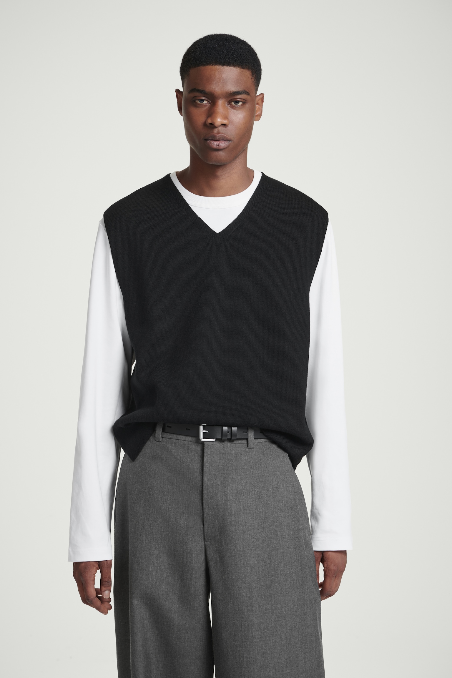 V-NECK MILANO-KNIT WOOL VEST - BLACK