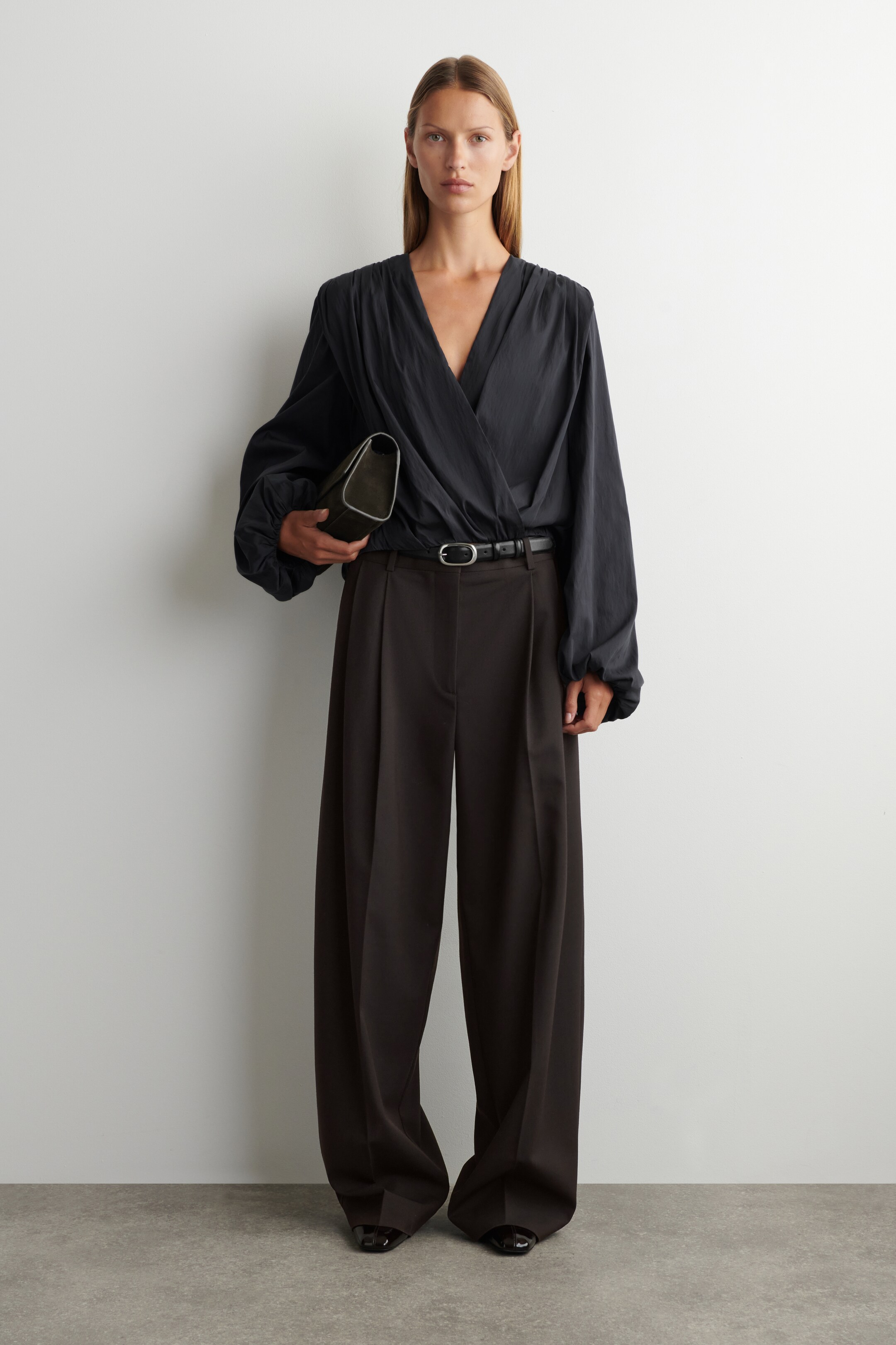 Agrandir l'image: BLOUSE DRAPÉE À DÉTAILS PLISSÉS - CHARBON - FEMME | H&M FR 2
