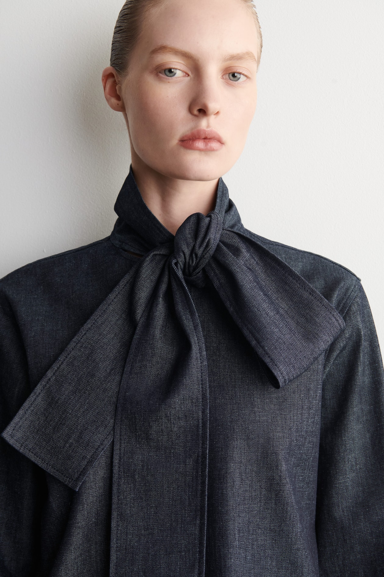 BOW-DETAIL DENIM SHIRT — INDIGO