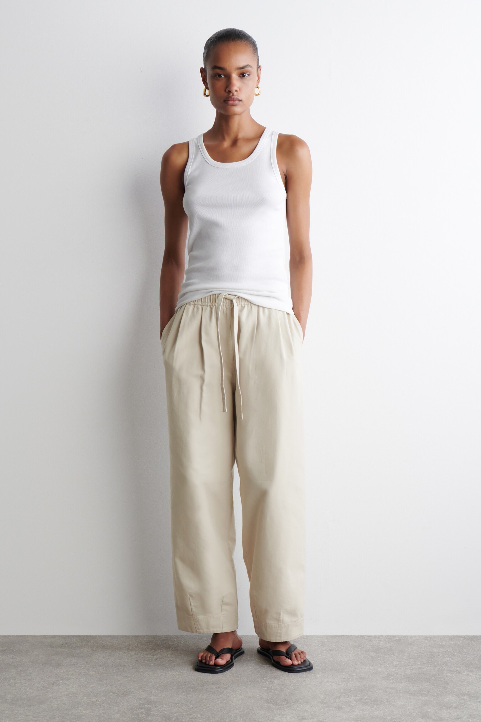PANTALON FUSEAU À TAILLE ÉLASTIQUÉE EN COTON - BEIGE CLAIR/BLEU MARINE/BLANC - 1