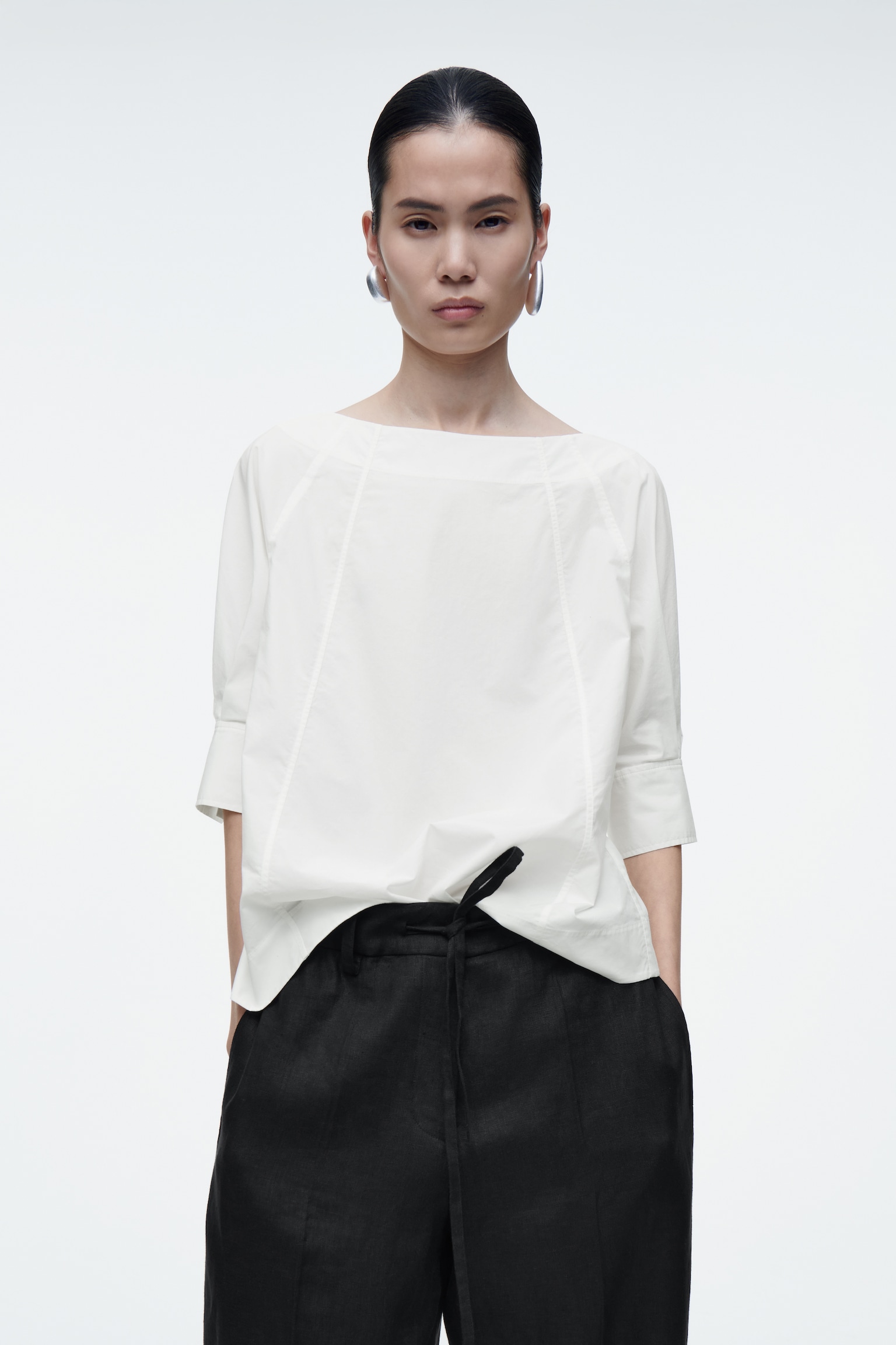 VOLUMINOUS BOAT-NECK COTTON BLOUSE - WHITE/NAVY