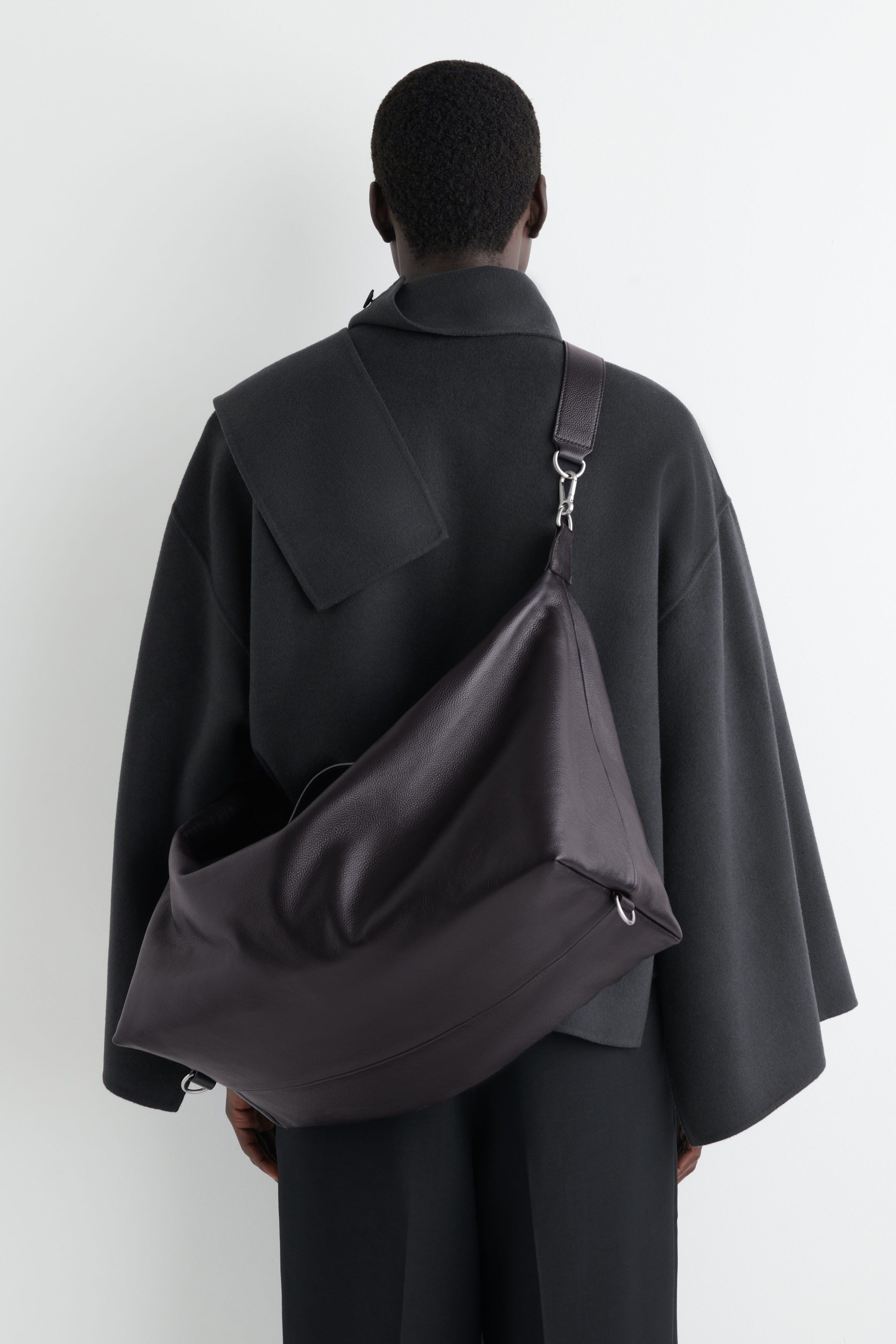 BOWLING BAG - LEATHER - ESPRESSO | COS US
