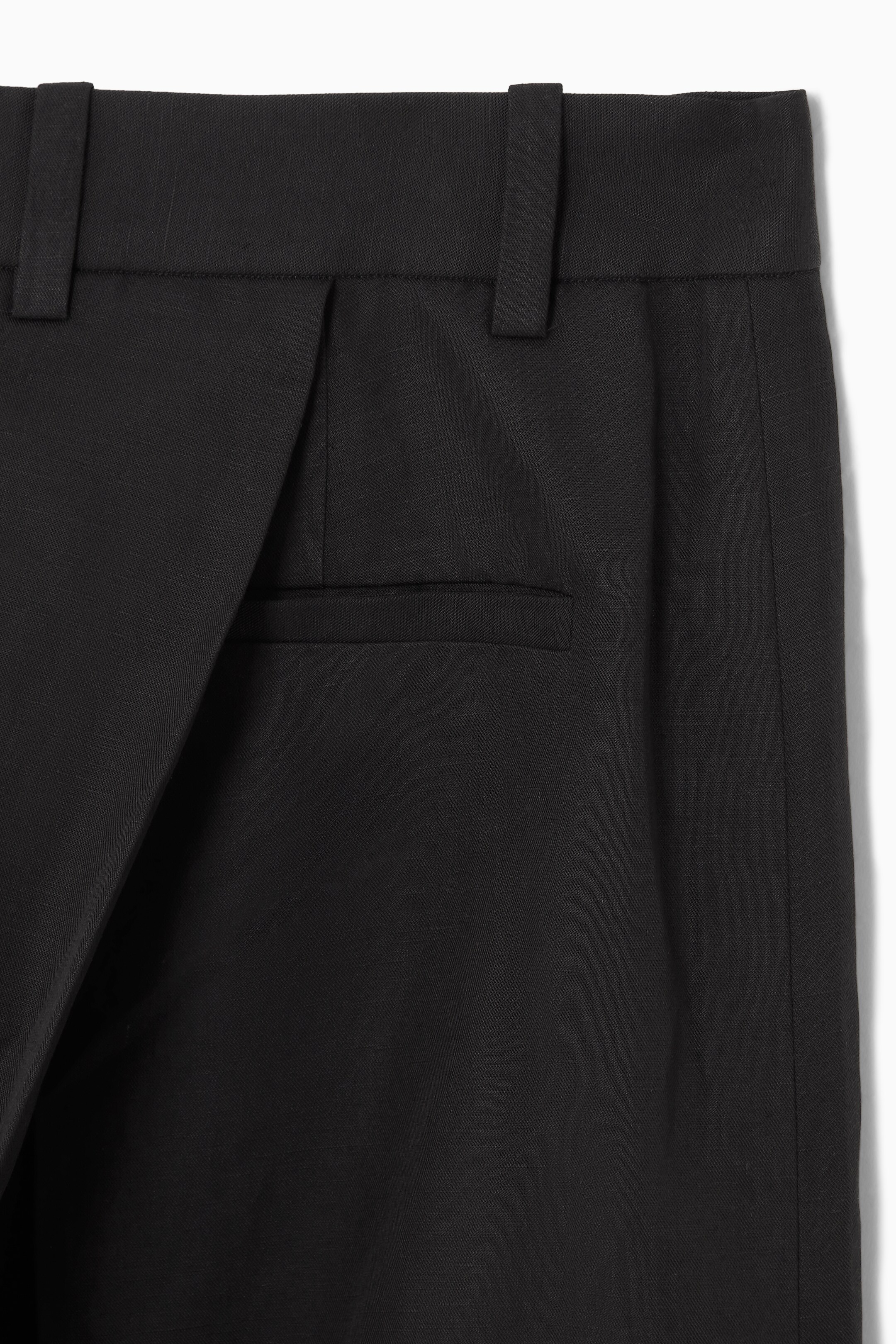 Größeres Bild ansehen: CULOTTES MIT WICKELDESIGN - SCHWARZ - Ladies | H&M DE 3