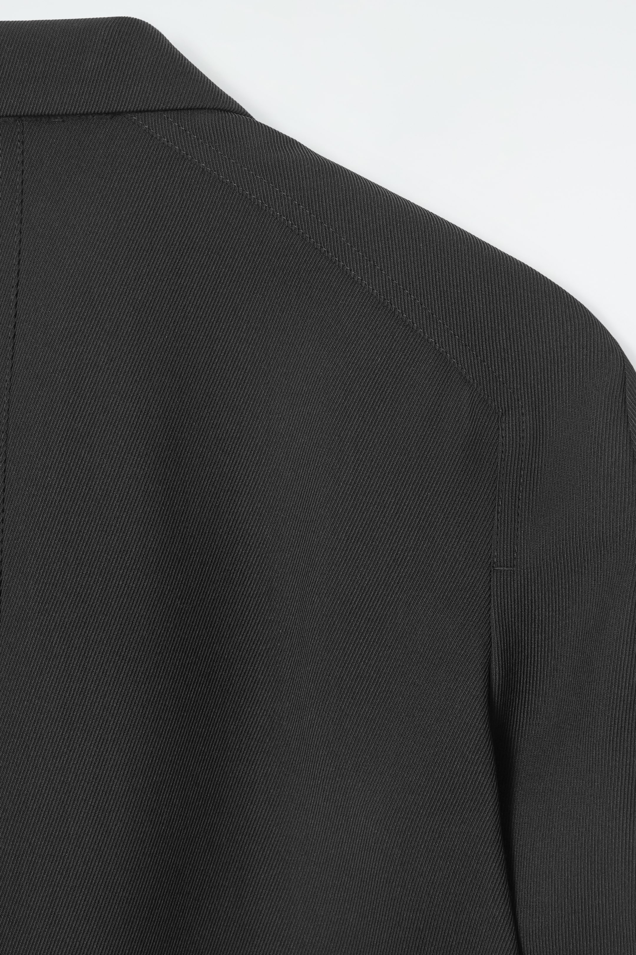 Grösseres Bild ansehen: OVERSIZED-BLAZER MIT MARKANTER SCHULTERPARTIE - SCHWARZ - DAMEN | H&M CH 9