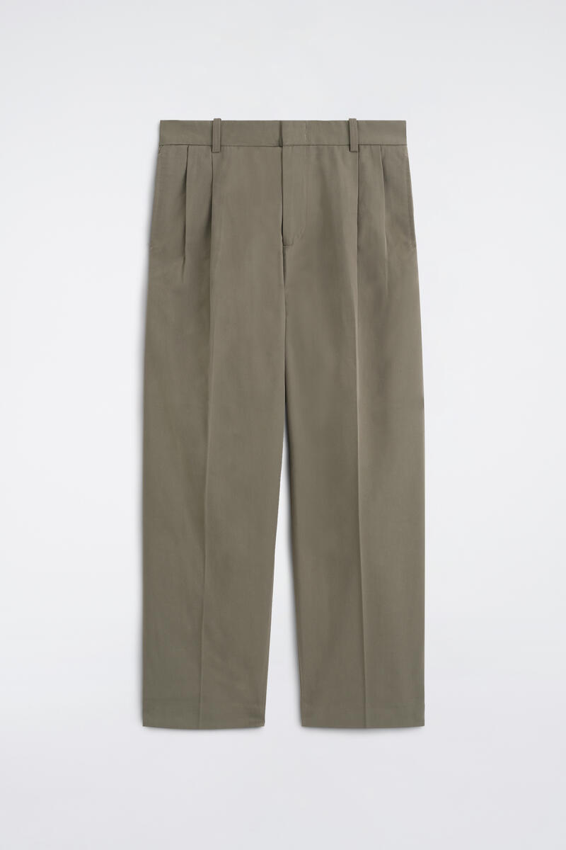 Pleated Relaxed-Fit Tapered Pants